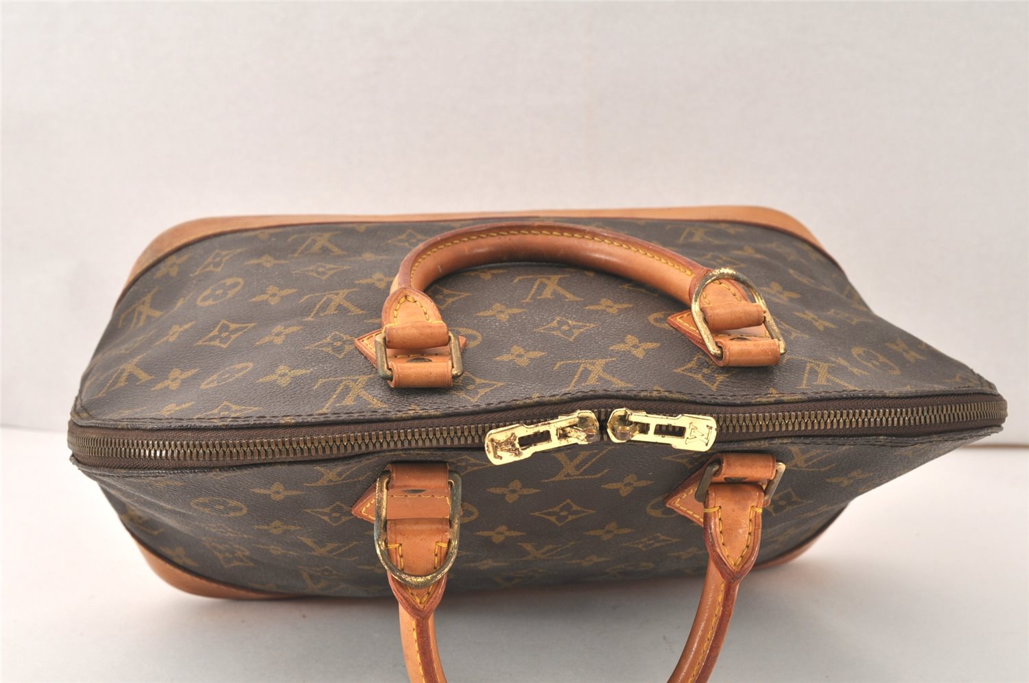 Authentic Louis Vuitton Monogram Alma Hand Bag Purse M51130 LV 5526K