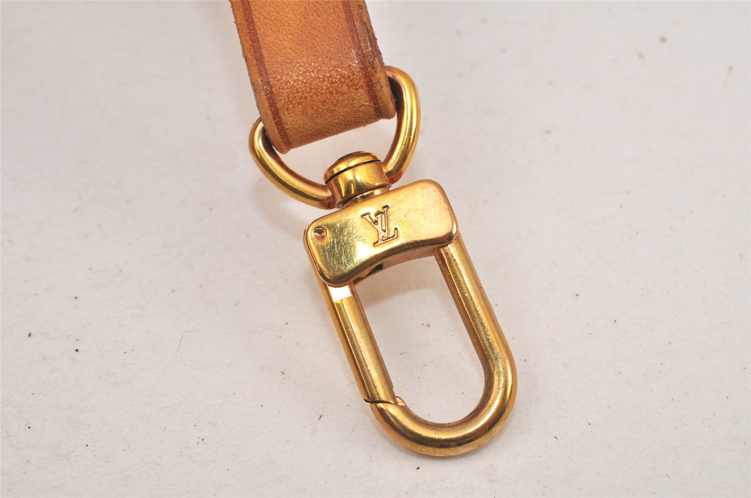 Authentic Louis Vuitton Leather Shoulder Strap Beige 46.1