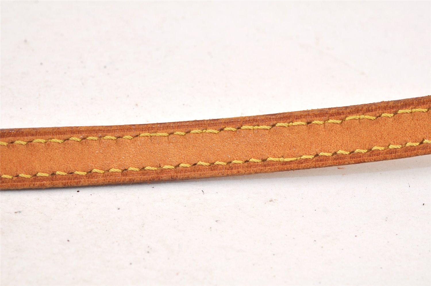 Authentic Louis Vuitton Leather Shoulder Strap Beige 46.1