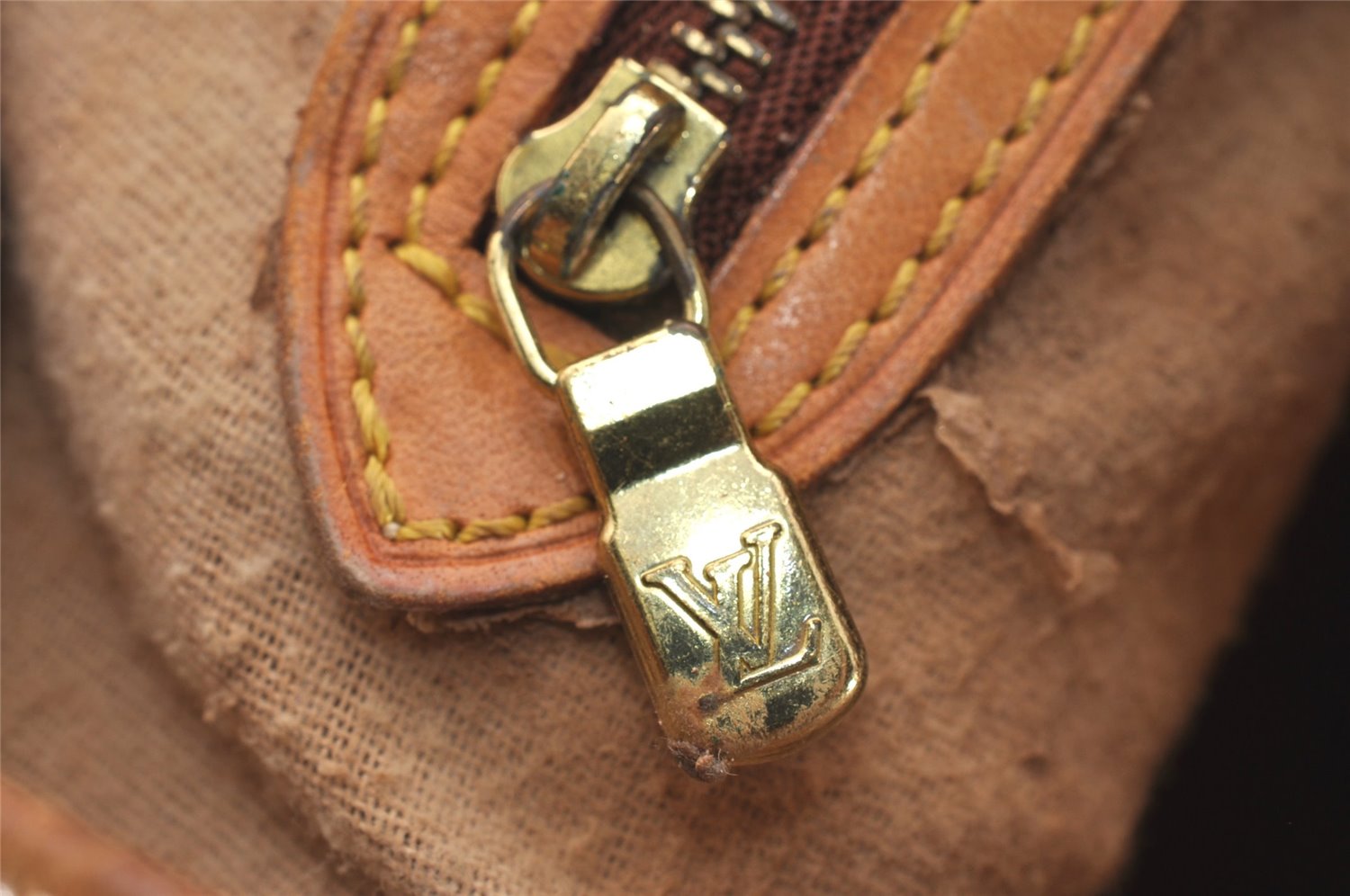 Authentic Louis Vuitton Monogram Bucket GM Shoulder Tote Bag M42236 Junk 5533J