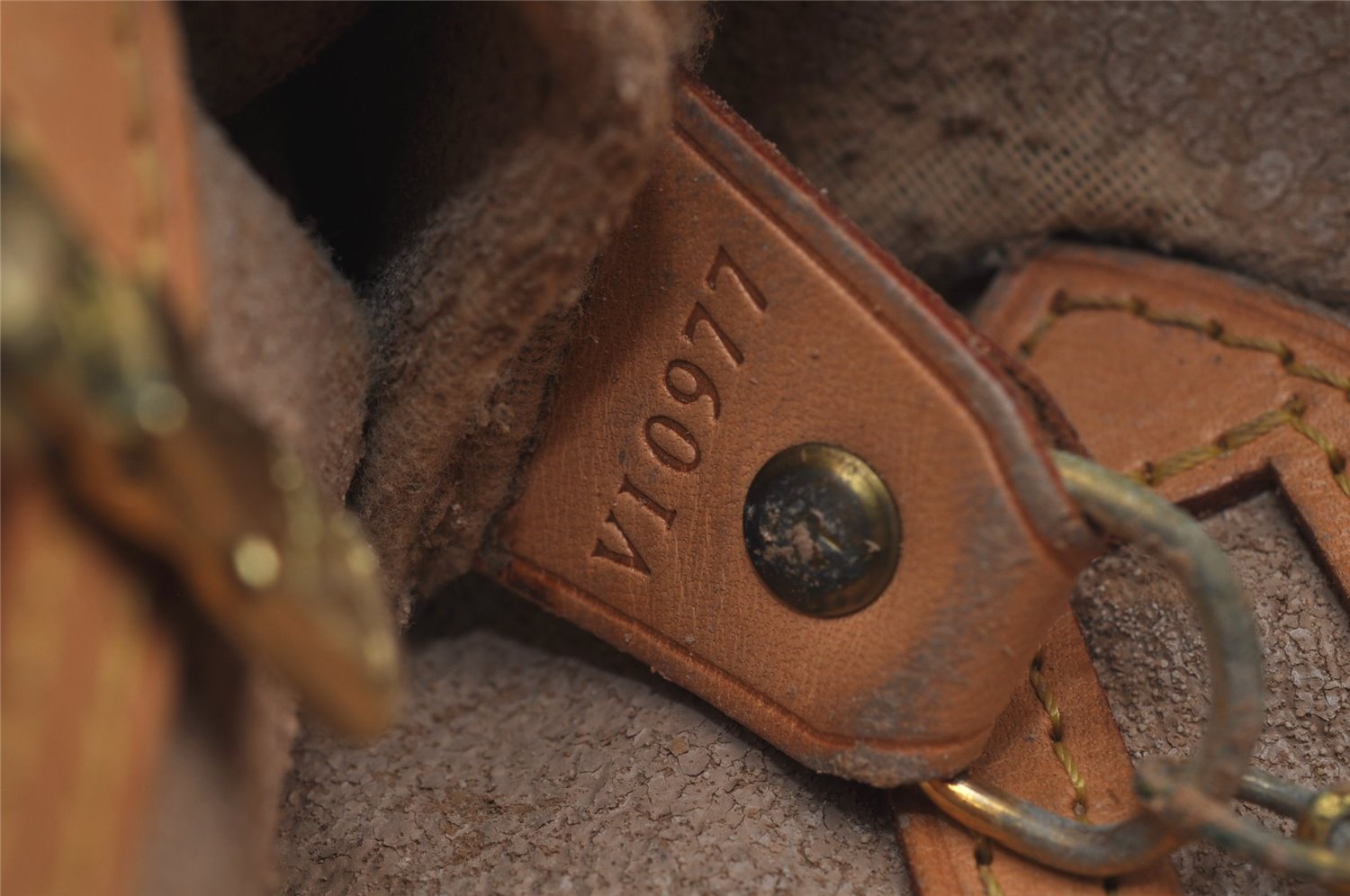 Authentic Louis Vuitton Monogram Bucket GM Shoulder Bag M42236 LV Junk 5554J