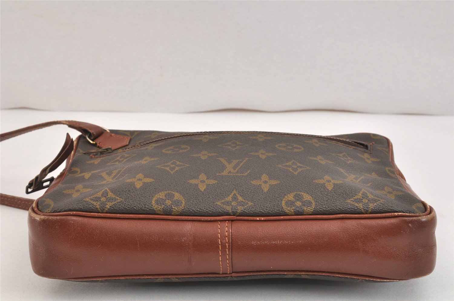 Authentic Louis Vuitton Monogram Pochette Sport Clutch Hand Bag Old Model 5555K