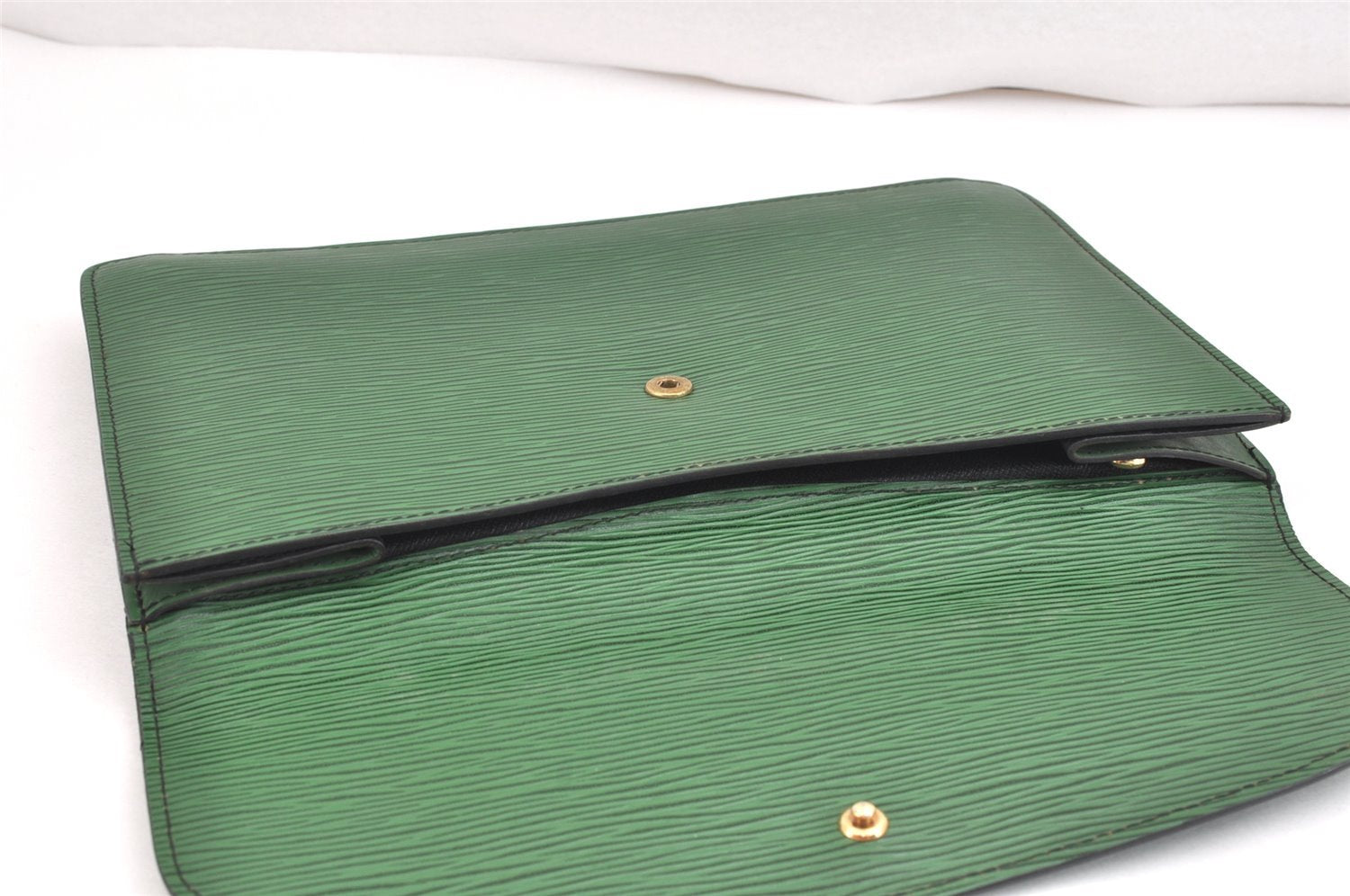 Authentic Louis Vuitton Epi Montaigne 27 Clutch Hand Bag Green M52654 LV 5557K