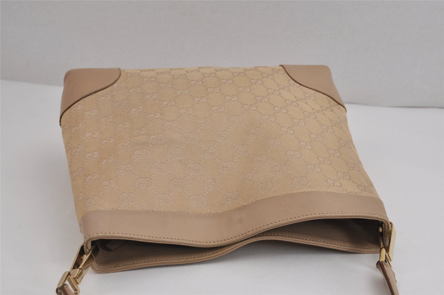 Authentic GUCCI Vintage Shoulder Bag Purse GG Canvas Leather 33900 Beige 5565J