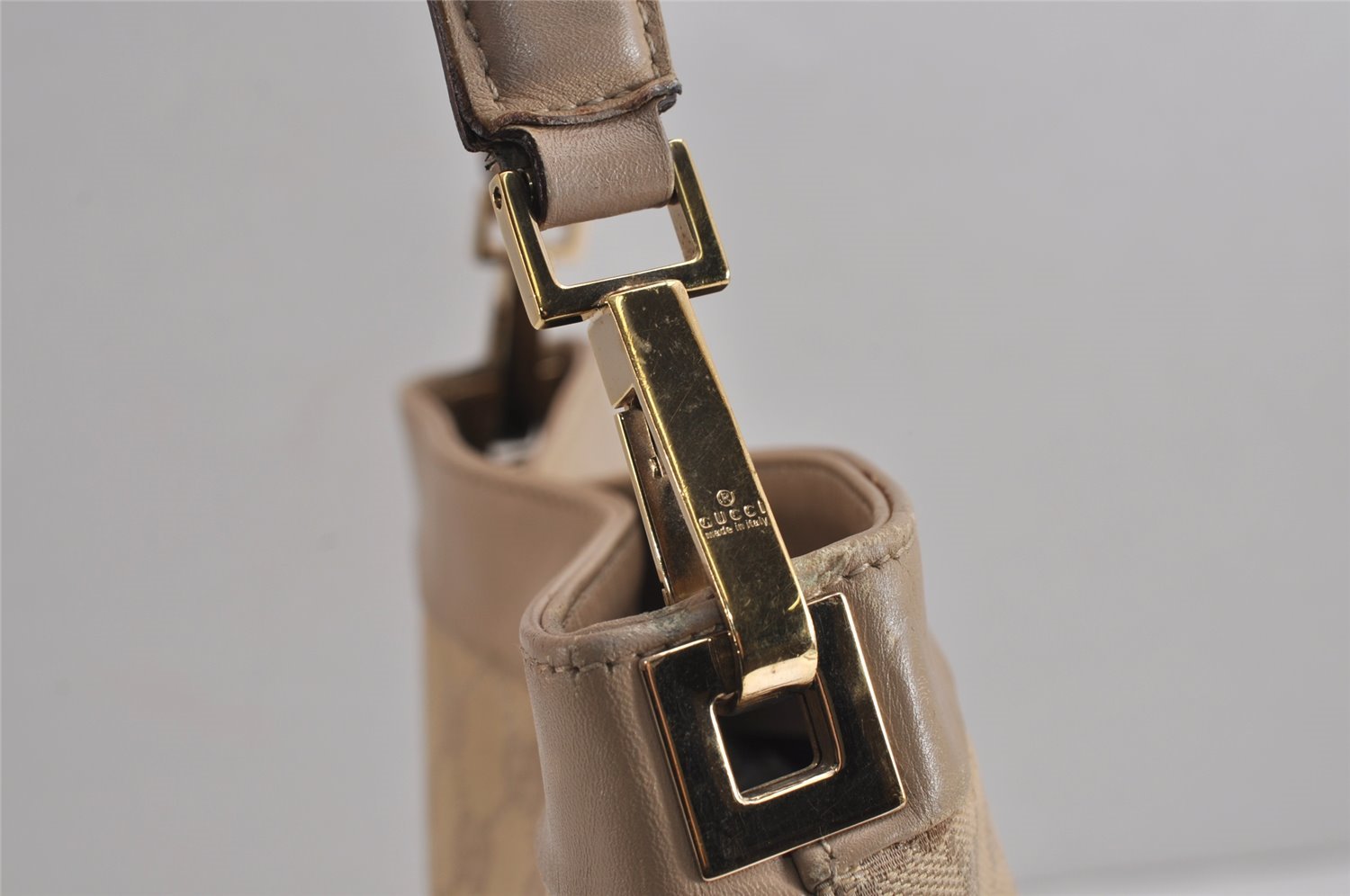 Authentic GUCCI Vintage Shoulder Bag Purse GG Canvas Leather 33900 Beige 5565J