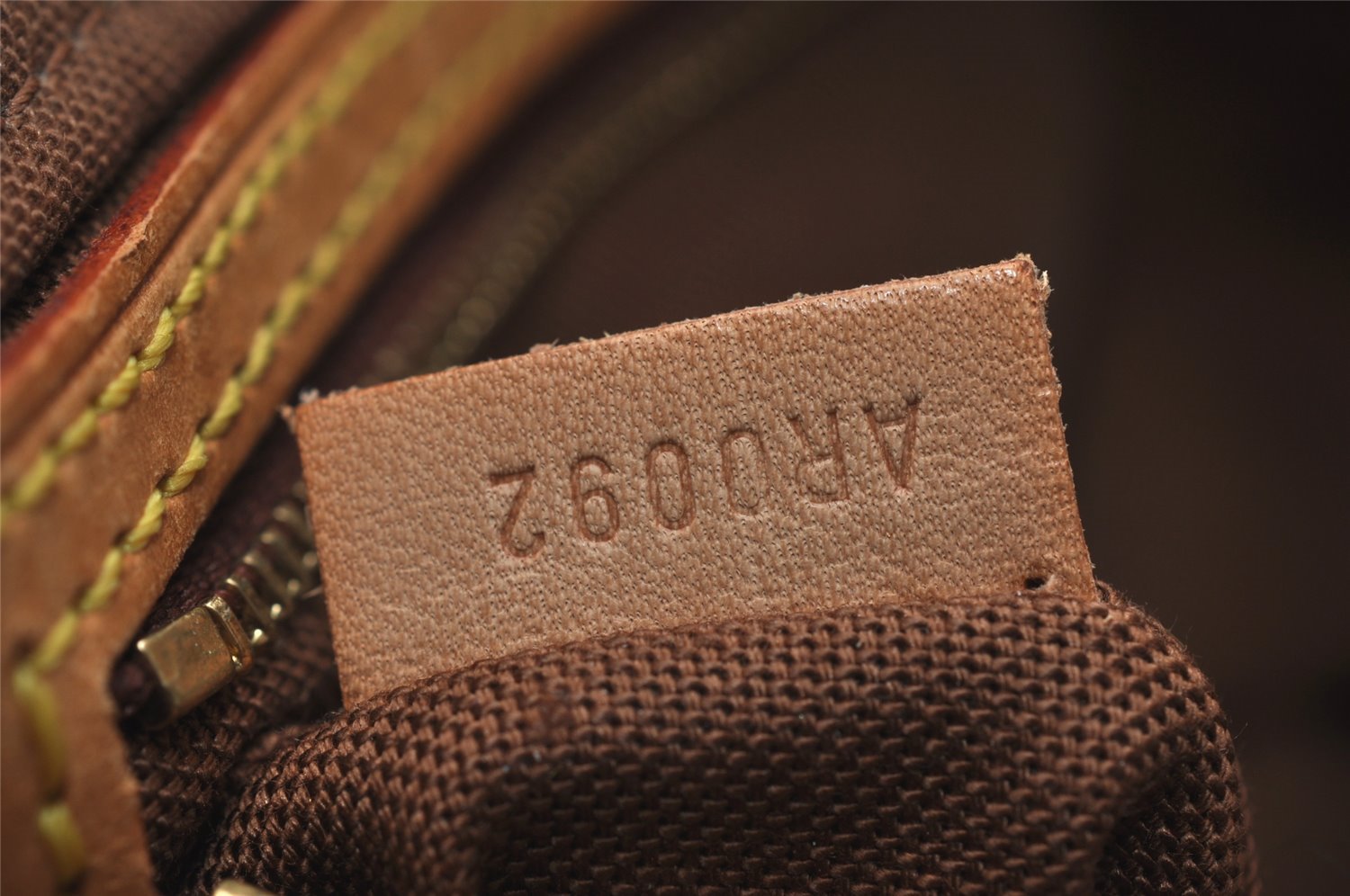 Authentic Louis Vuitton Monogram Trotteur Shoulder Cross Bag M51240 Junk 5572I