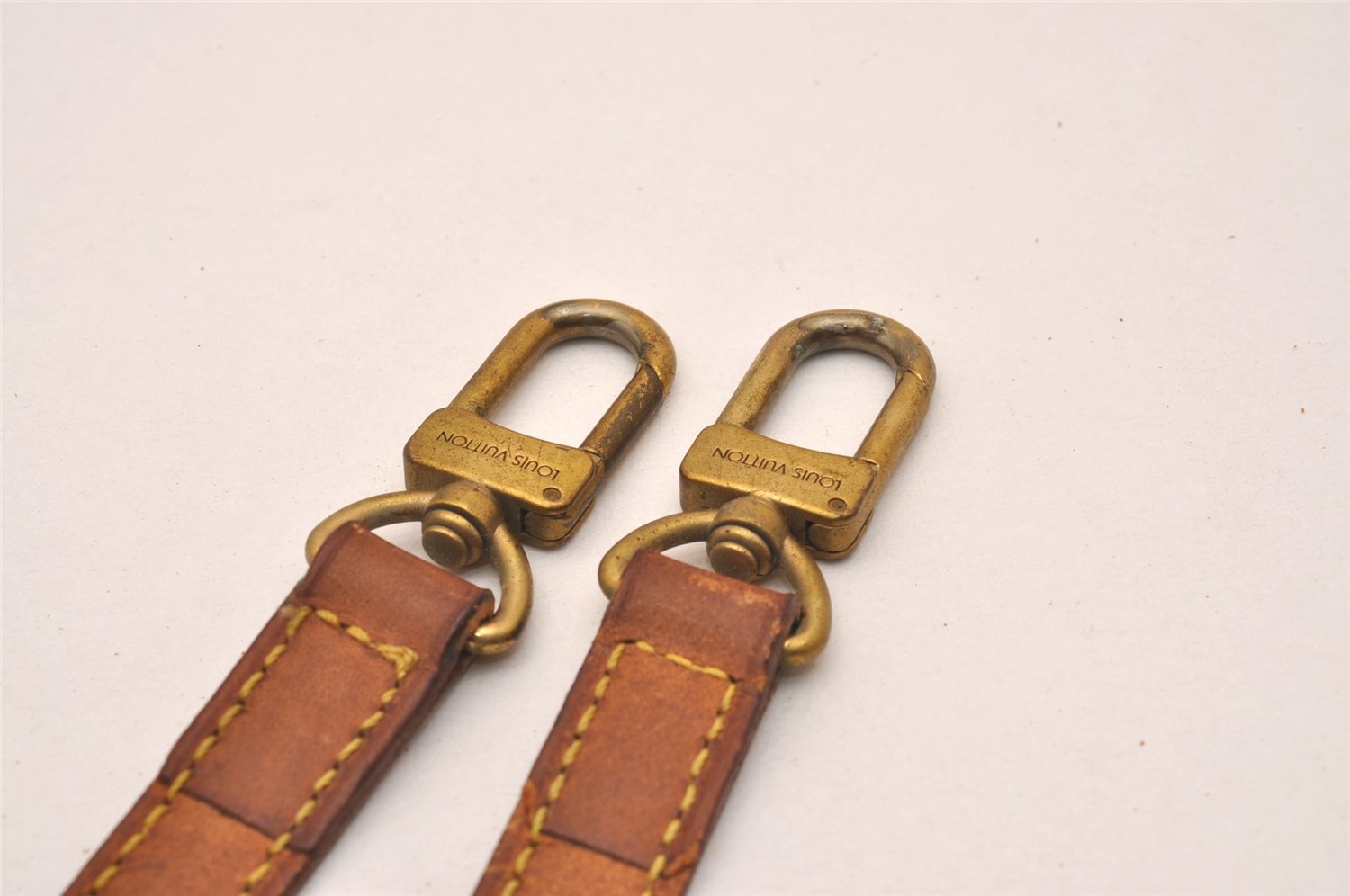 Authentic Louis Vuitton Leather Shoulder Strap Beige 50.8