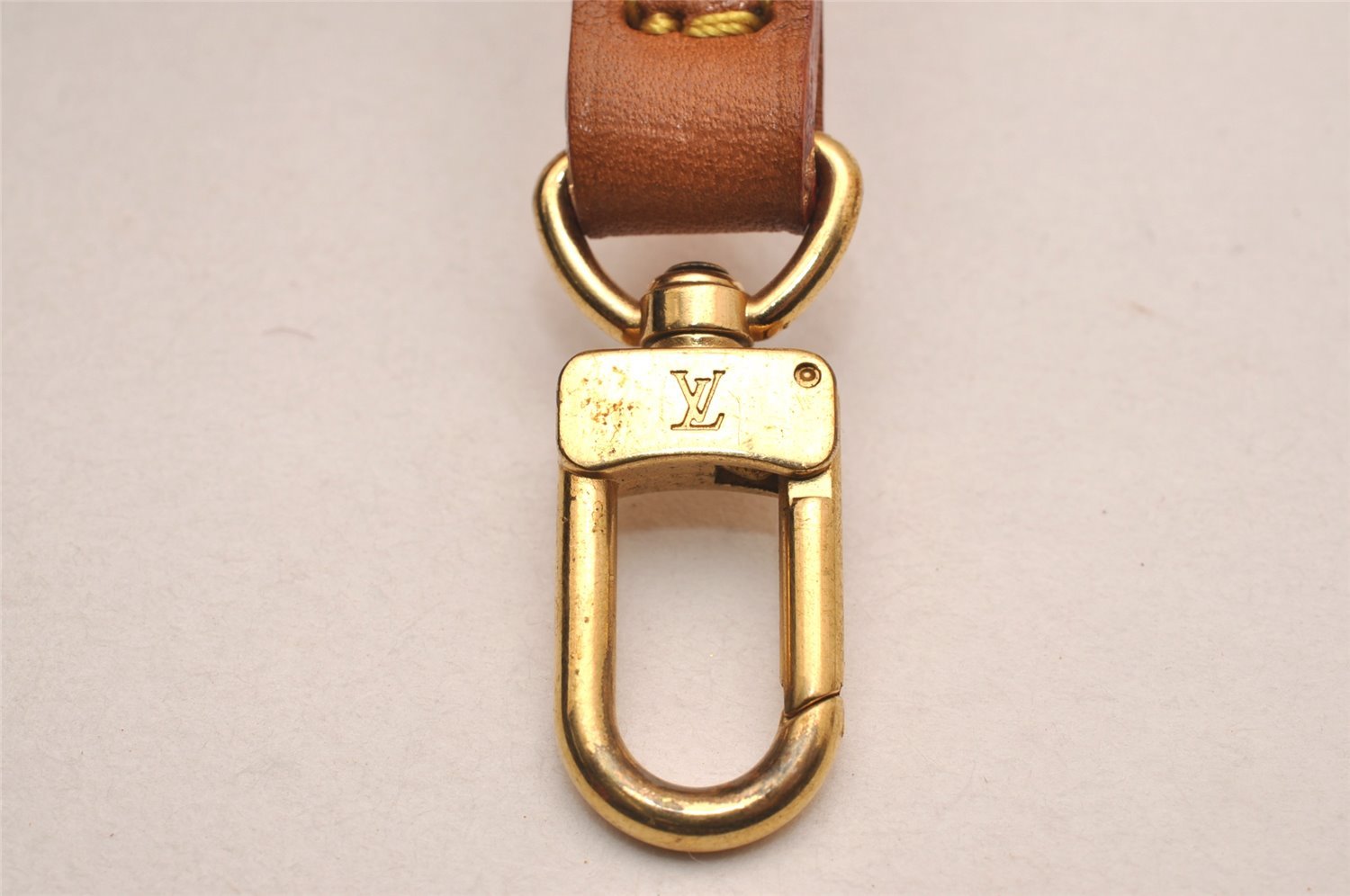 Authentic Louis Vuitton Leather Shoulder Strap Beige 47.2