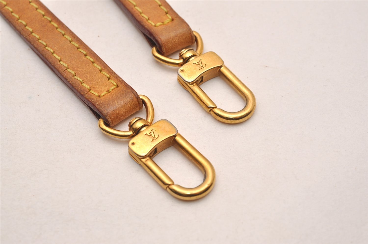 Authentic Louis Vuitton Leather Shoulder Strap Beige 51.2