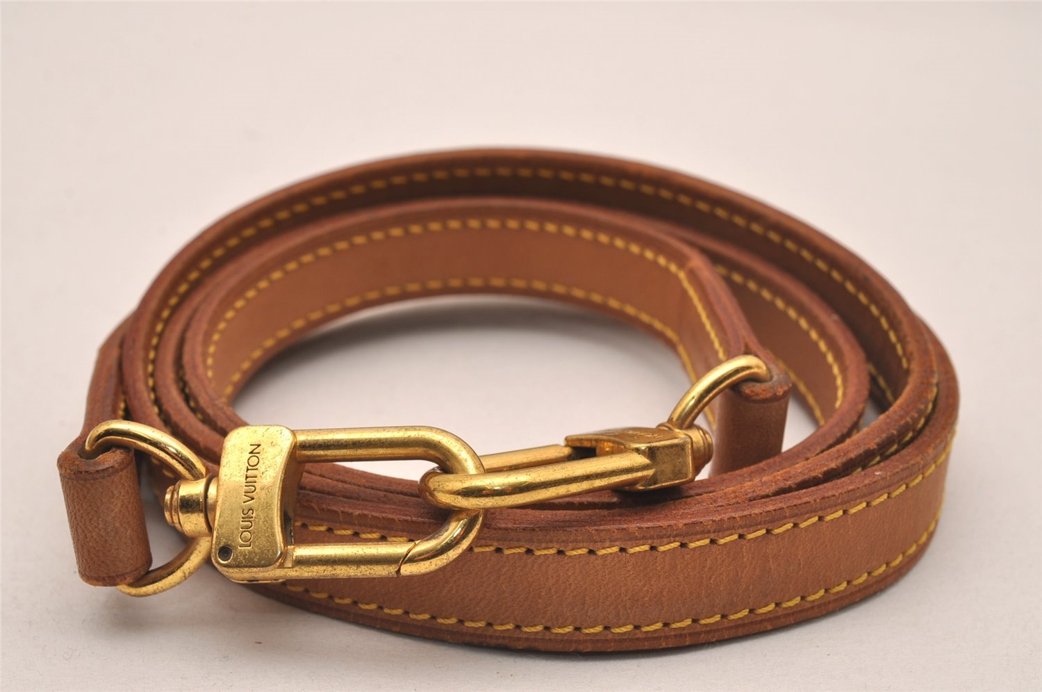 Authentic Louis Vuitton Leather Shoulder Strap Beige 46.7