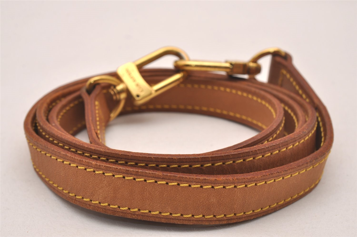 Authentic Louis Vuitton Leather Shoulder Strap Beige 46.7