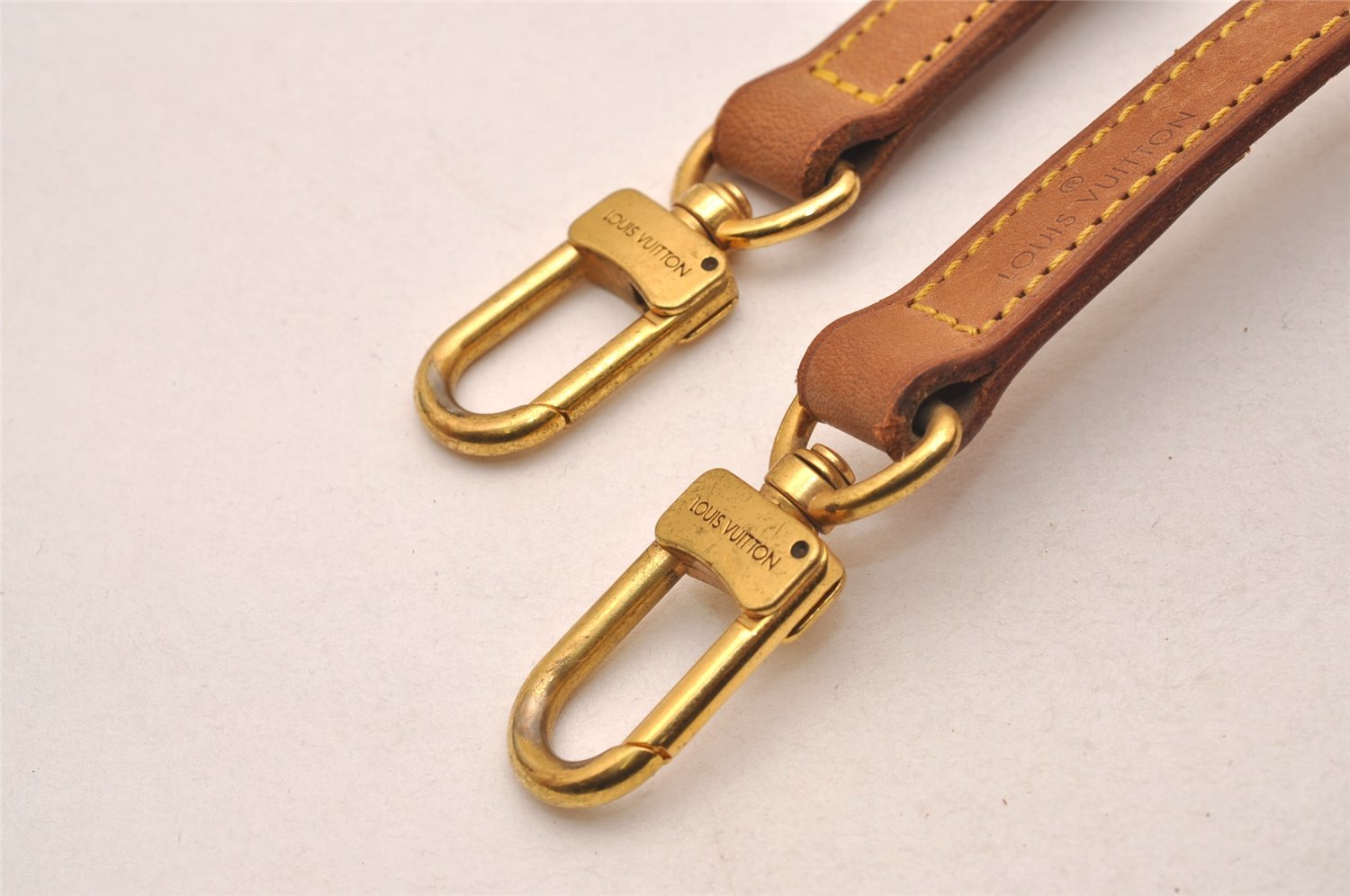 Authentic Louis Vuitton Leather Shoulder Strap Beige 46.7