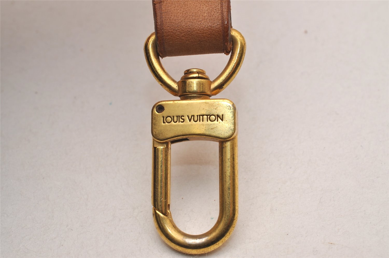 Authentic Louis Vuitton Leather Shoulder Strap Beige 46.7