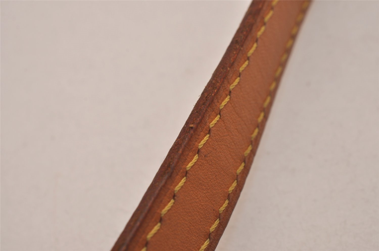 Authentic Louis Vuitton Leather Shoulder Strap Beige 39.4