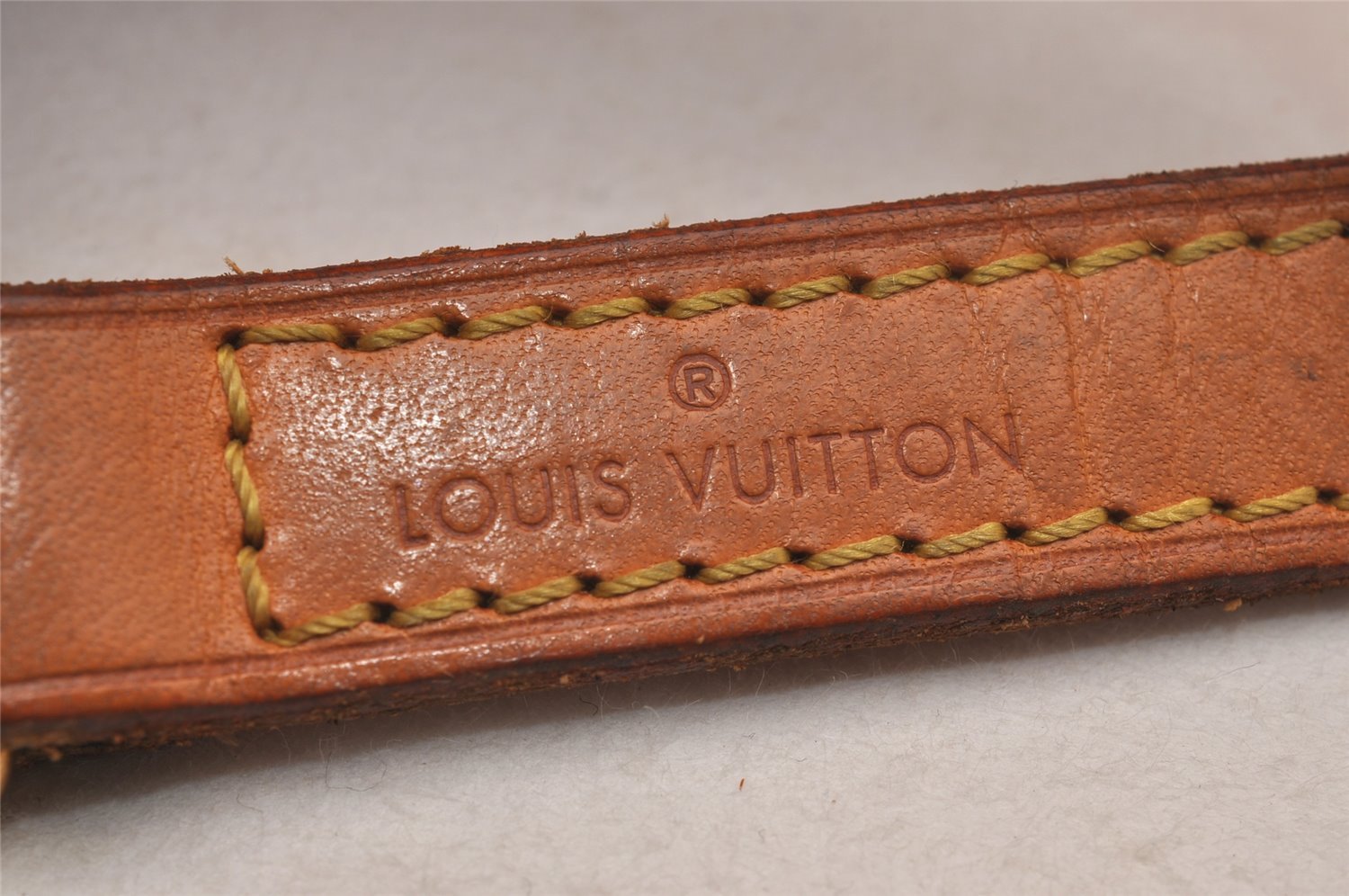 Authentic Louis Vuitton Leather Shoulder Strap Beige 39.4