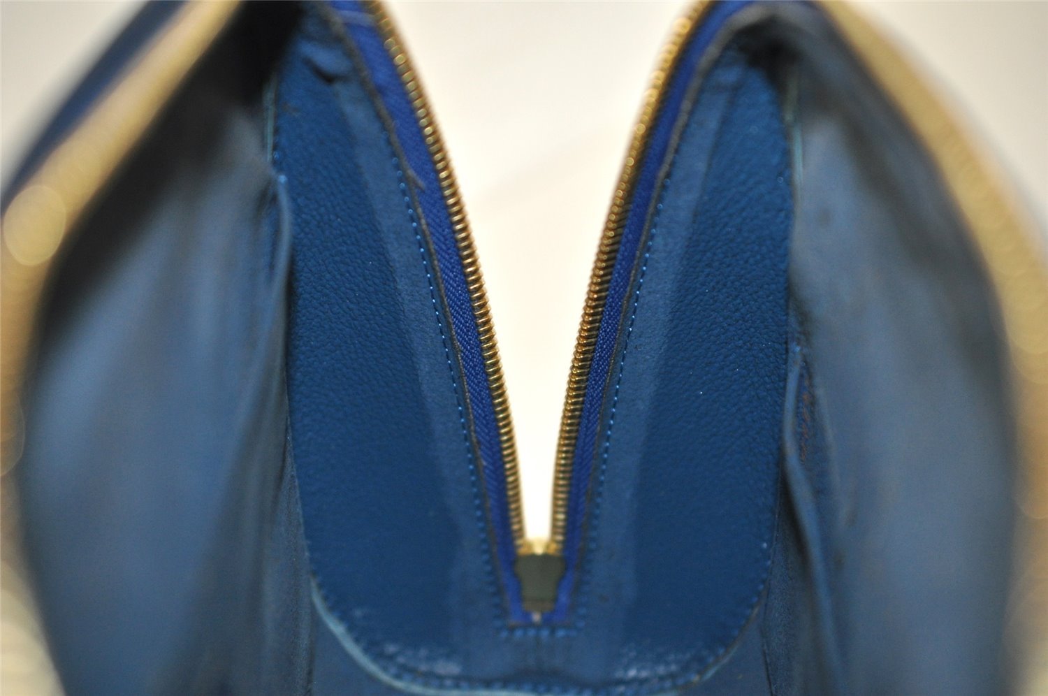 Authentic Louis Vuitton Epi Dauphine GM Cosmetic Pouch Blue M48435 LV 5584I