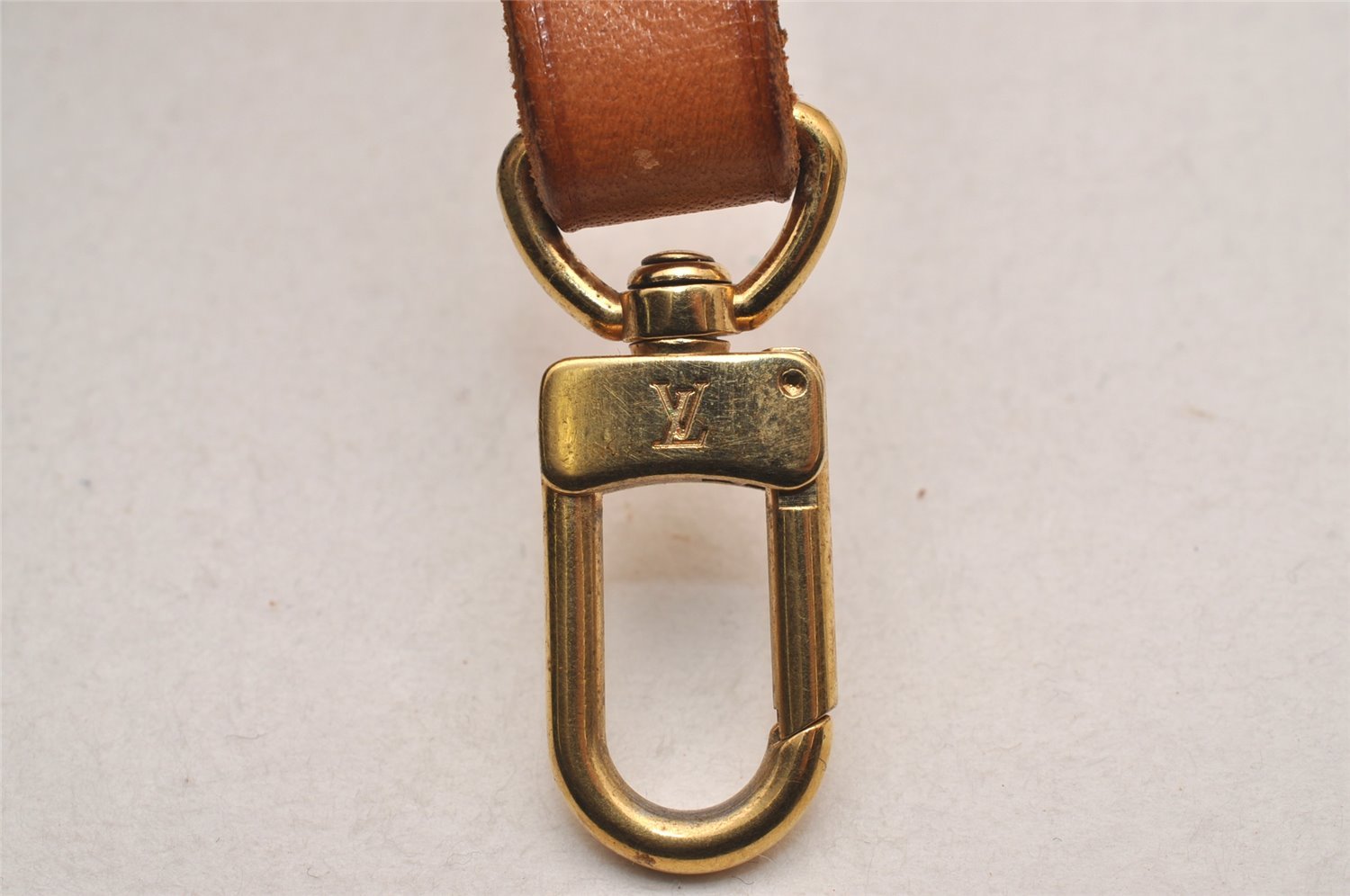 Authentic Louis Vuitton Leather Shoulder Strap Beige 45.1