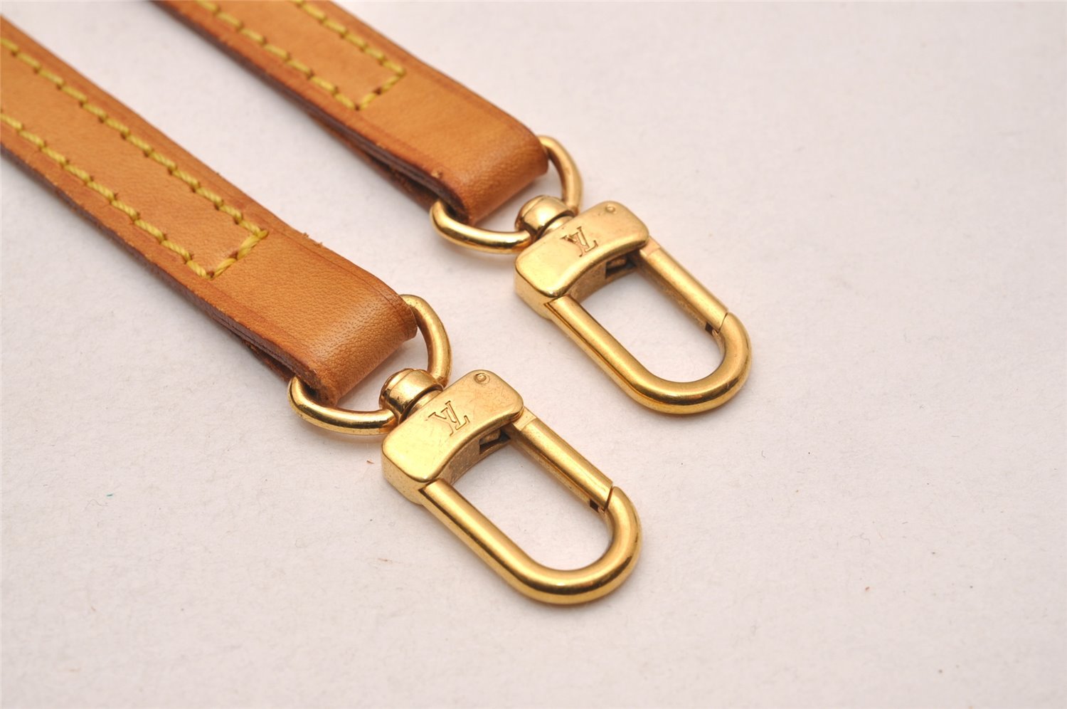 Authentic Louis Vuitton Leather Shoulder Strap Beige 48