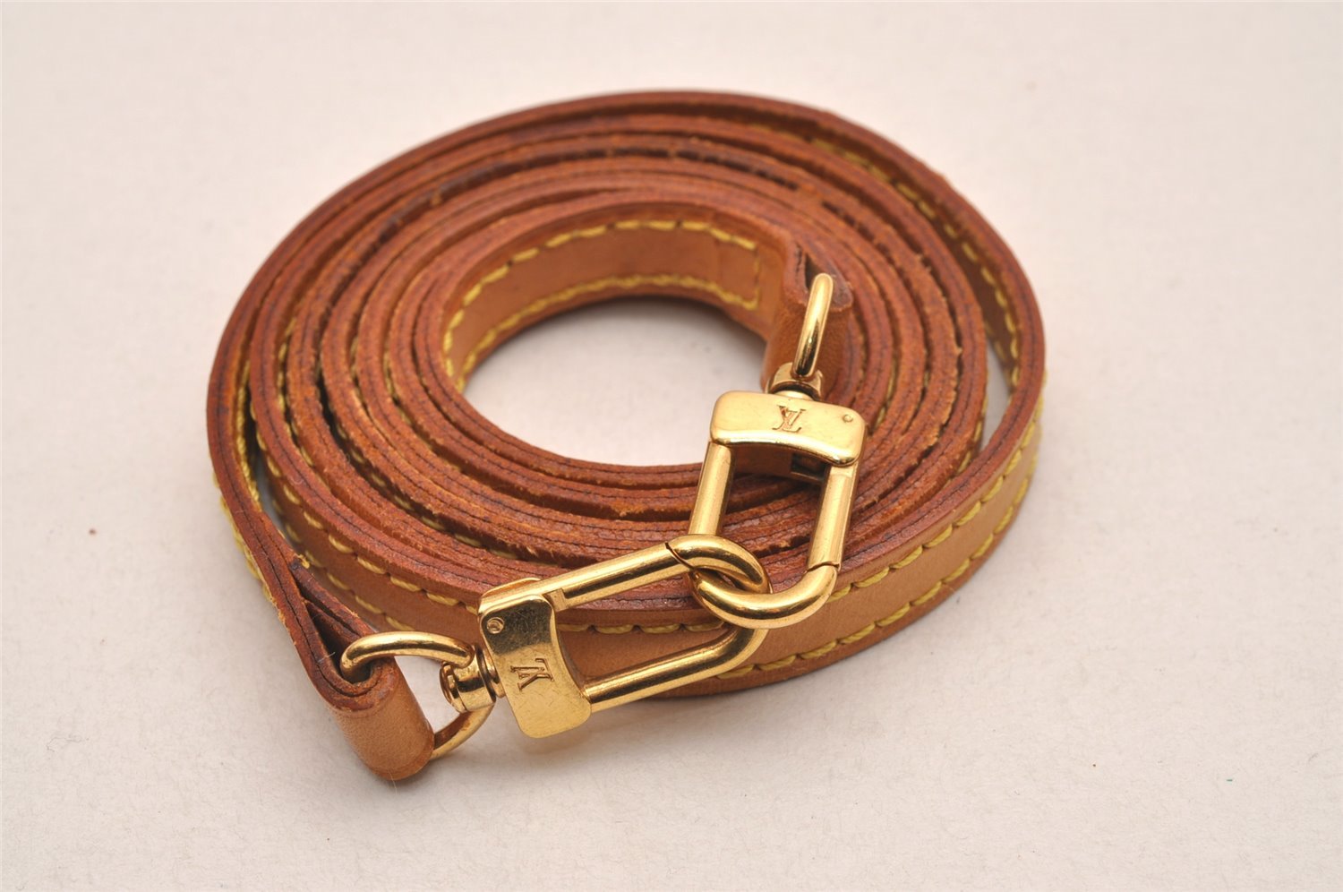 Authentic Louis Vuitton Leather Shoulder Strap Beige 48