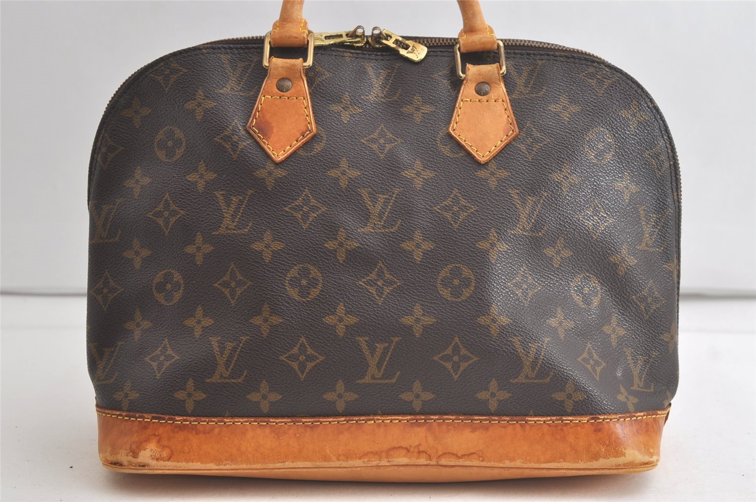 Authentic Louis Vuitton Monogram Alma Hand Bag Purse M51130 LV 5594K