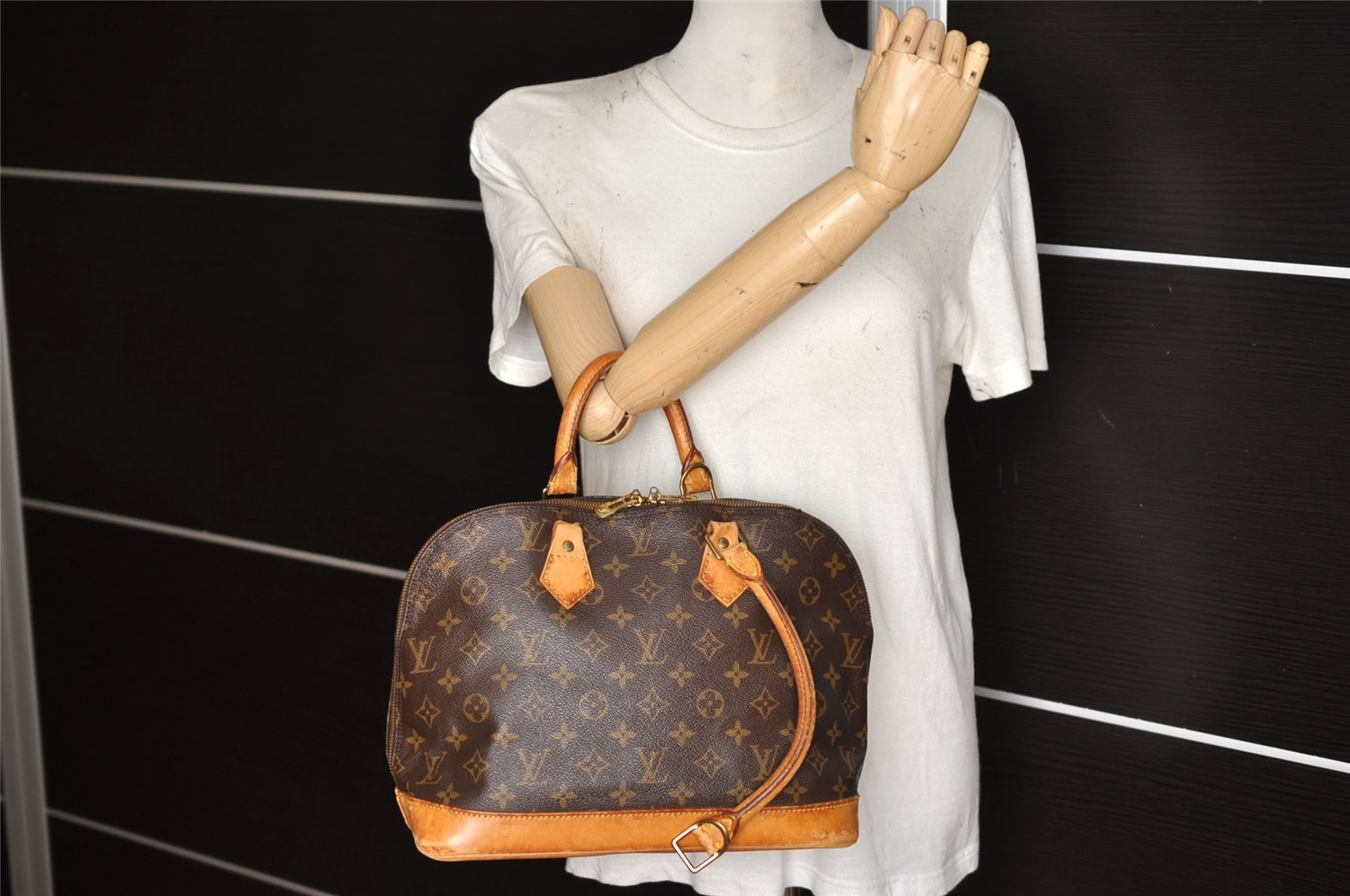 Authentic Louis Vuitton Monogram Alma Hand Bag Purse M51130 LV Junk 5596K