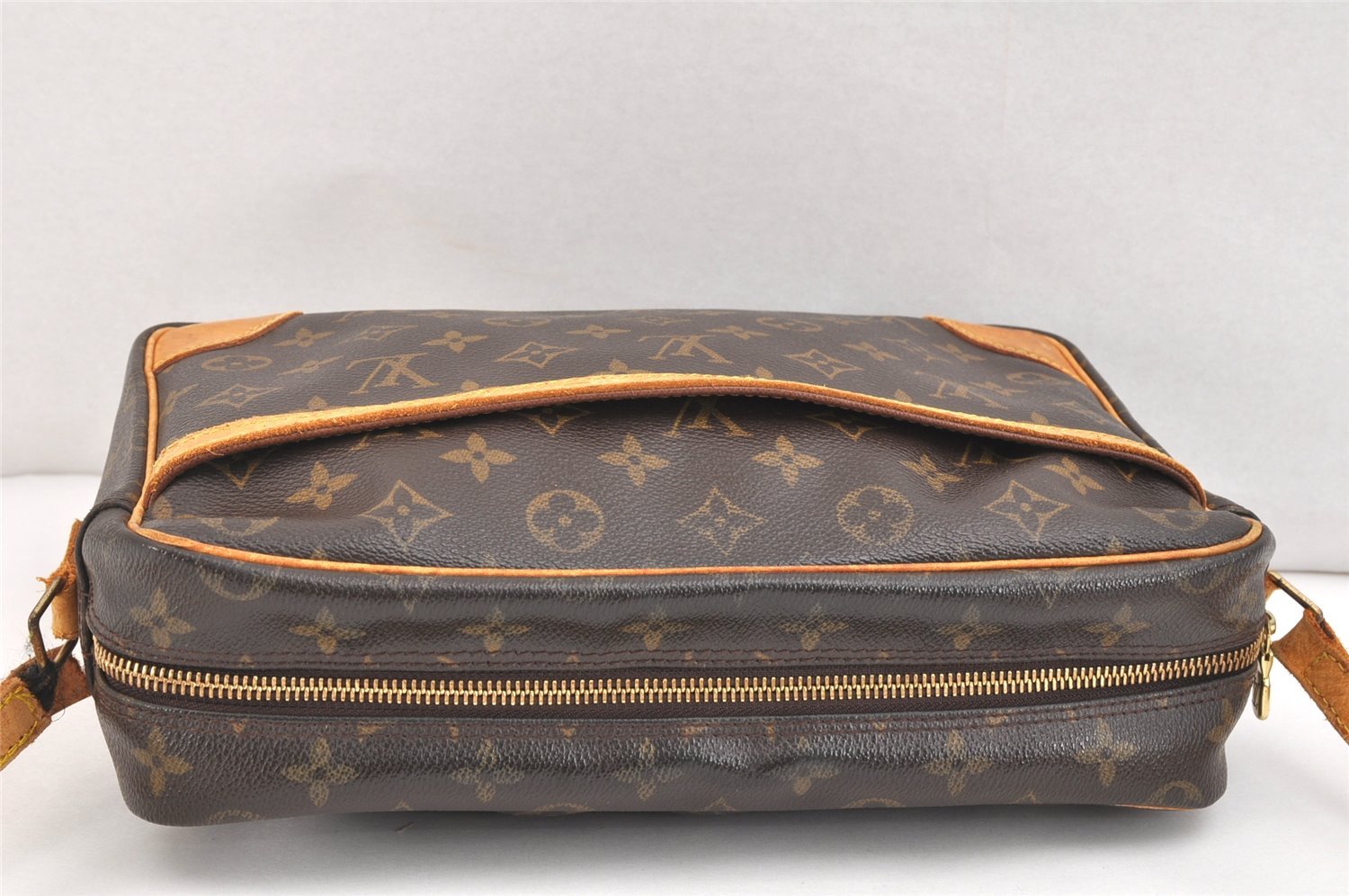 Authentic Louis Vuitton Monogram Trocadero 30 Shoulder Bag M51272 Junk 5598K