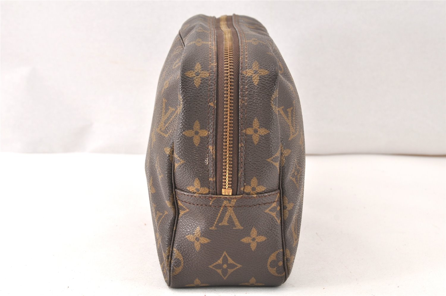 Auth Louis Vuitton Monogram Trousse Toilette 28 Clutch Hand Bag M47522 LV 5603K