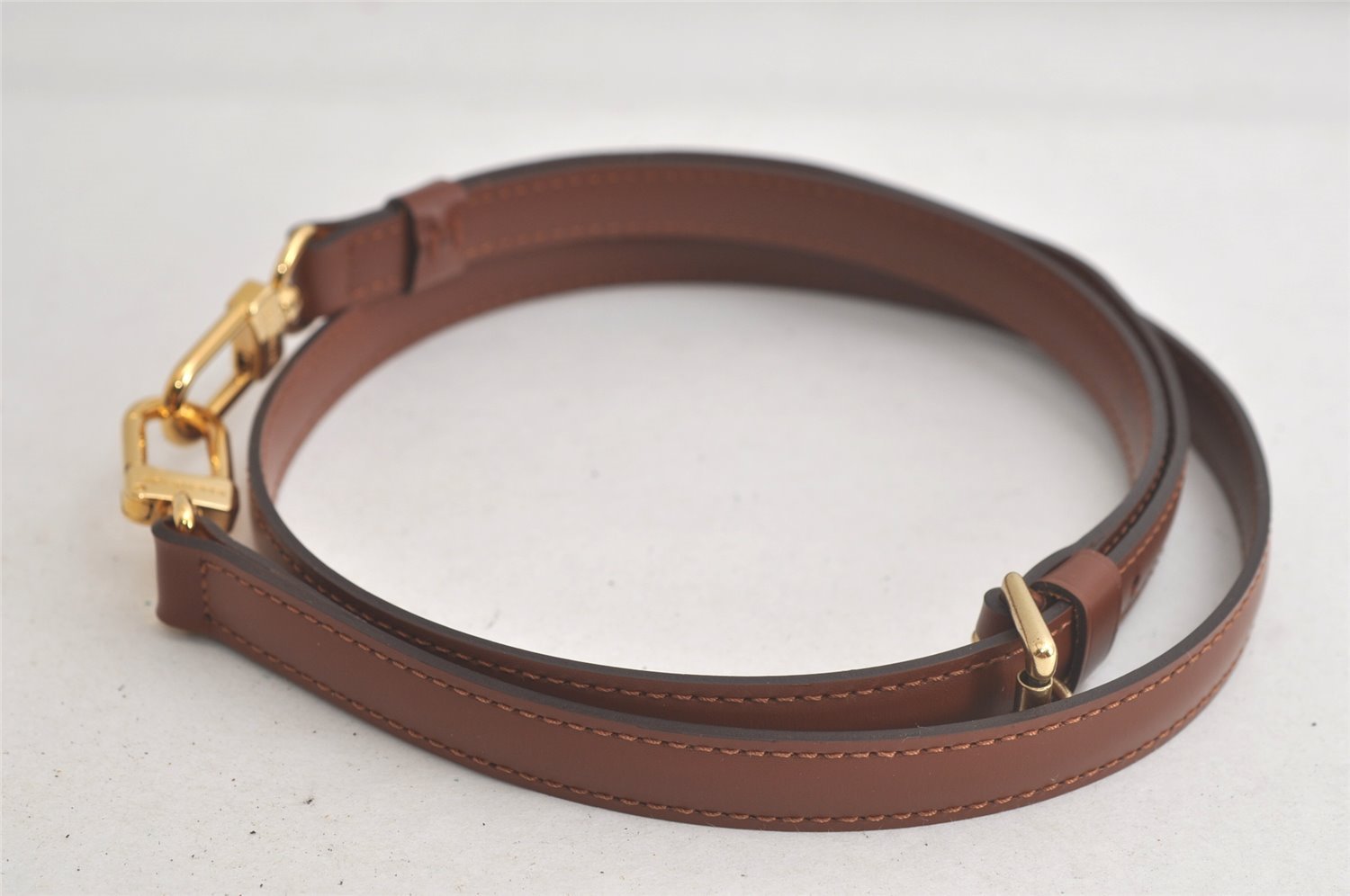 Authentic Louis Vuitton Leather Shoulder Strap Brown 40.6-47.4