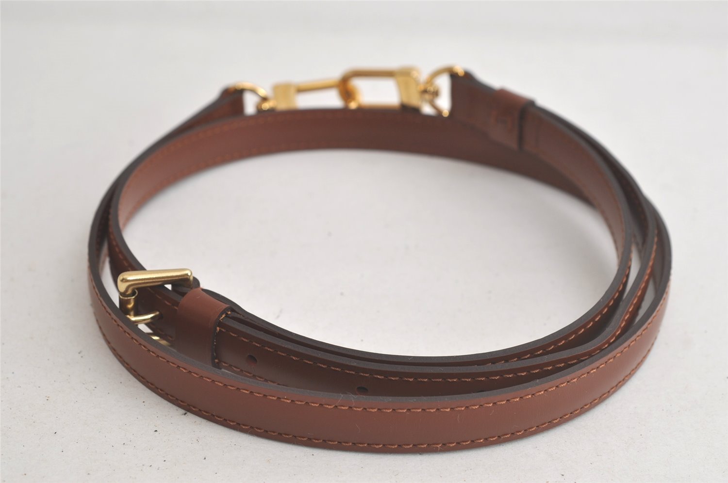 Authentic Louis Vuitton Leather Shoulder Strap Brown 40.6-47.4