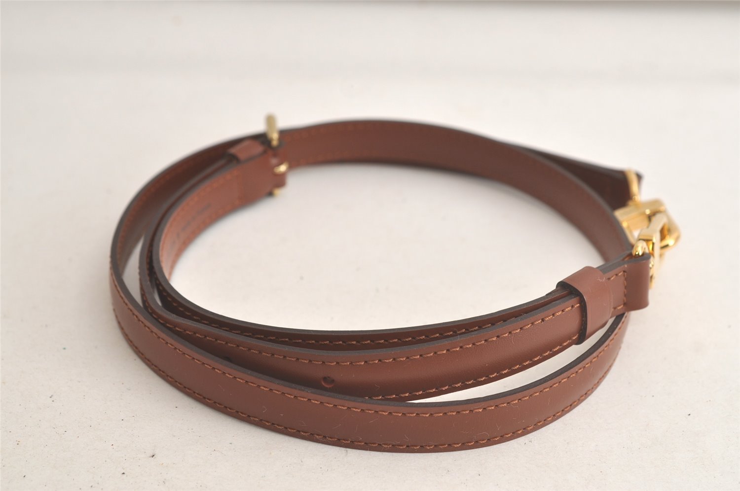 Authentic Louis Vuitton Leather Shoulder Strap Brown 40.6-47.4