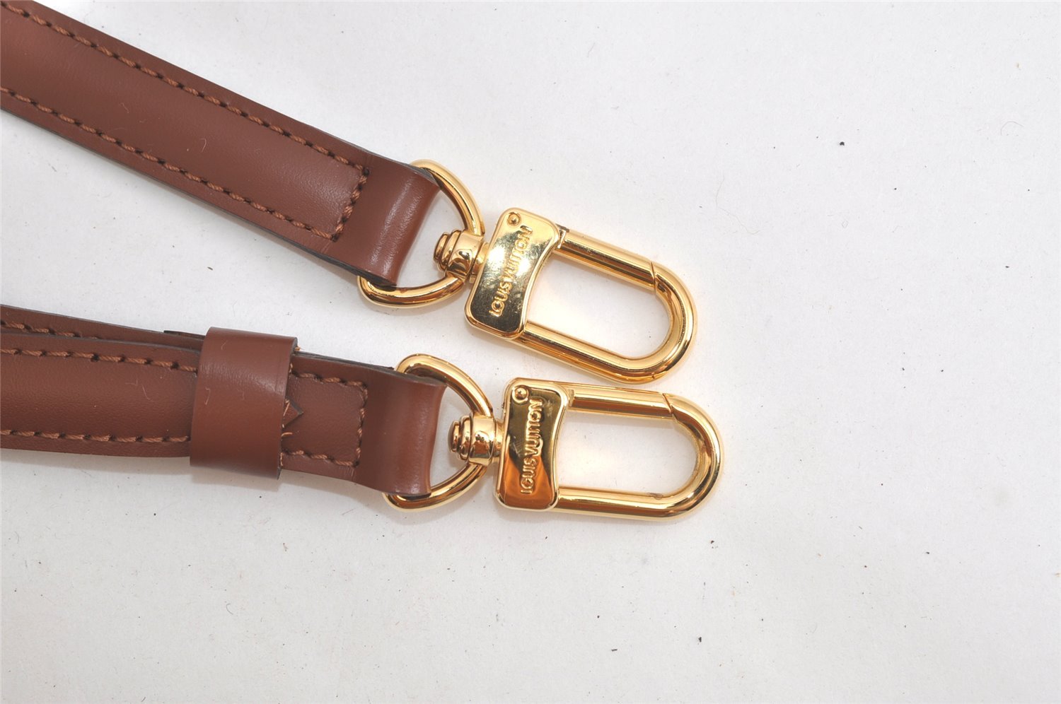 Authentic Louis Vuitton Leather Shoulder Strap Brown 40.6-47.4