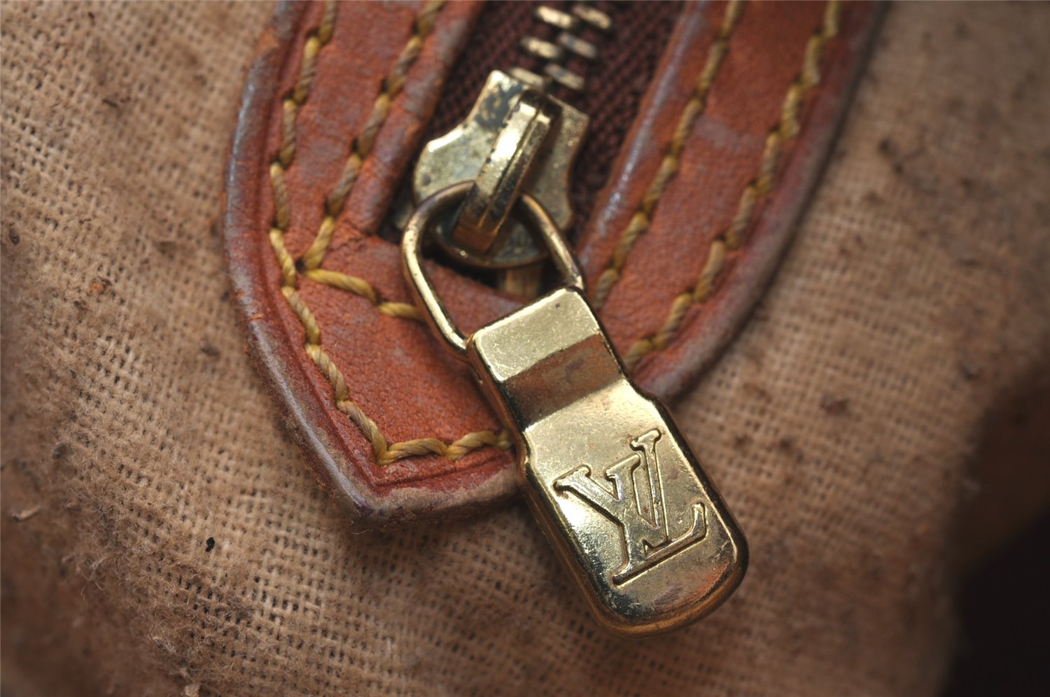 Authentic Louis Vuitton Monogram Bucket PM Shoulder Tote Bag M42238 LV 5620J