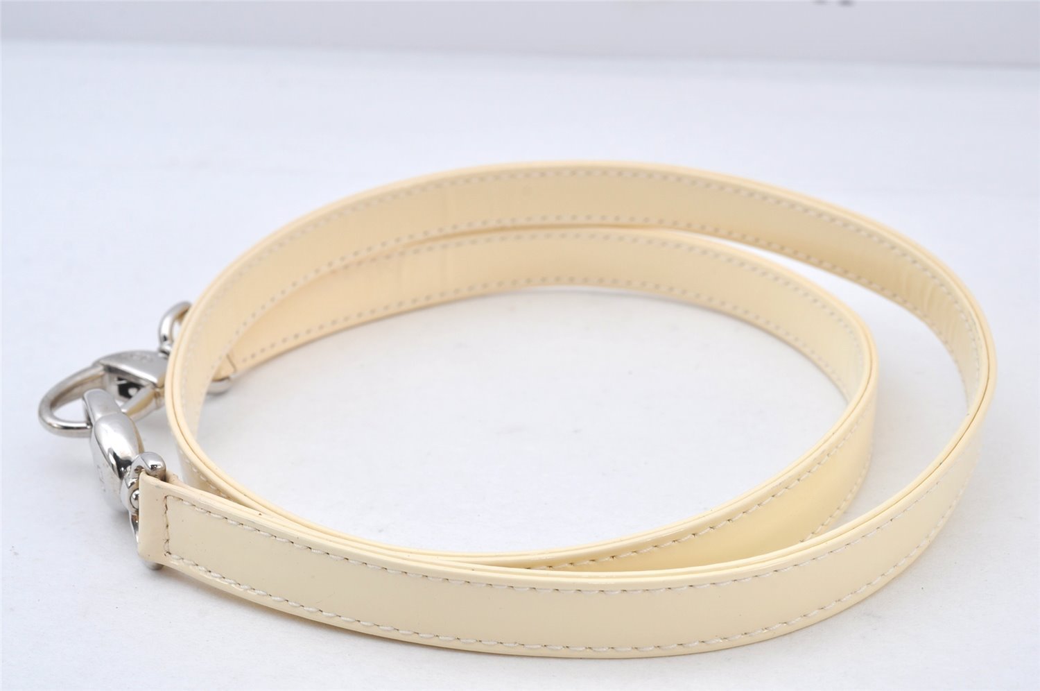 Authentic Christian Dior Enamel Shoulder Strap White 35.6