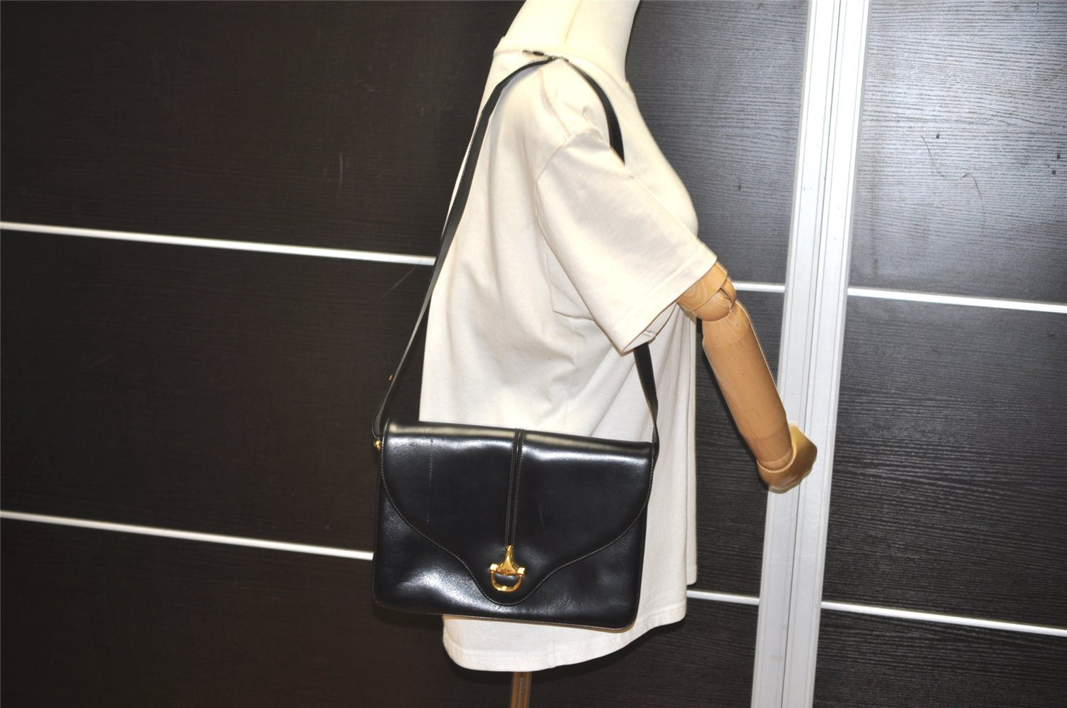 Authentic GUCCI Vintage Shoulder Hand Bag Purse Leather Black 5632I