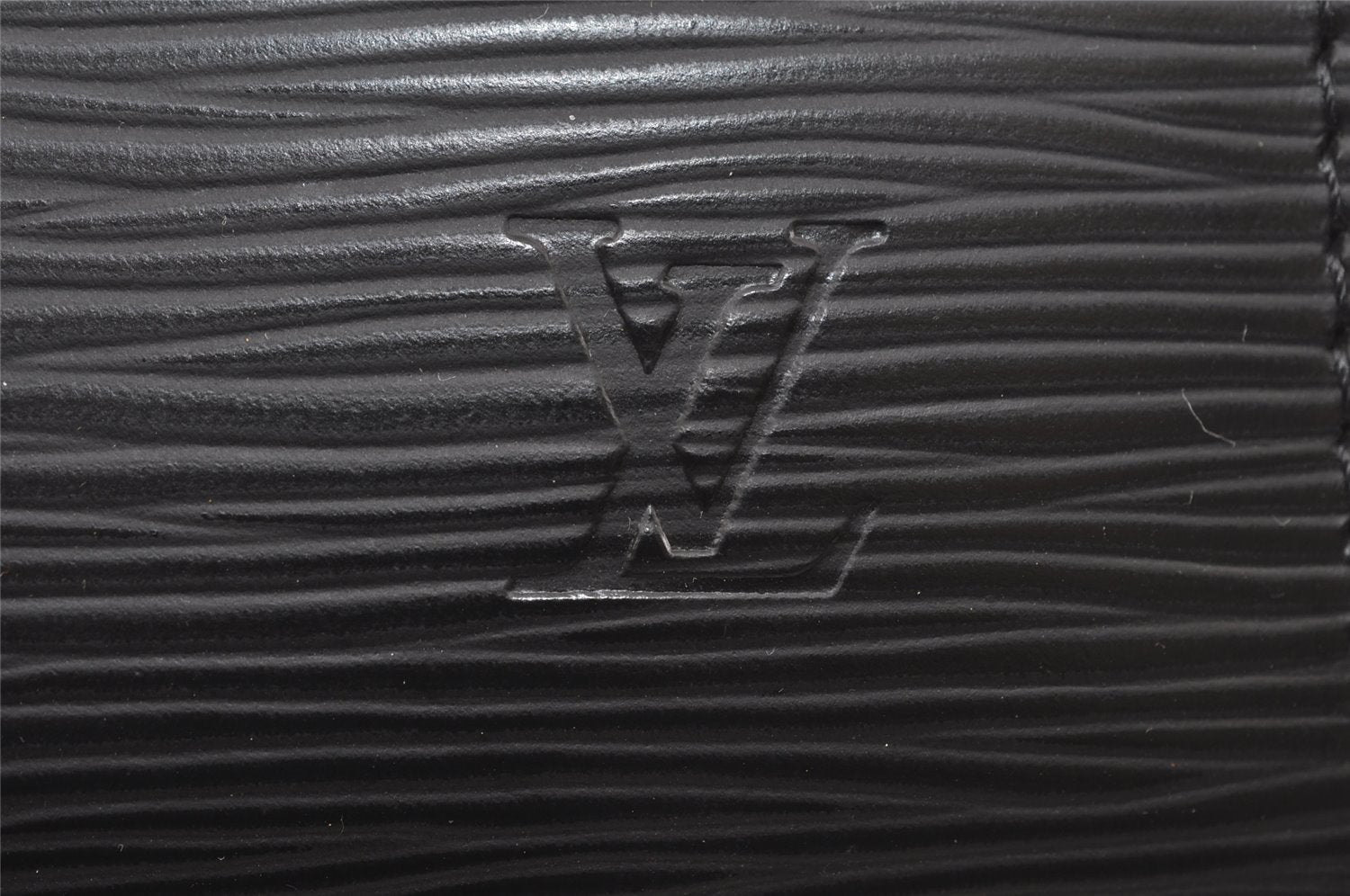 Authentic Louis Vuitton Epi Pochette Accessoires Pouch Black M52942 LV 5633I