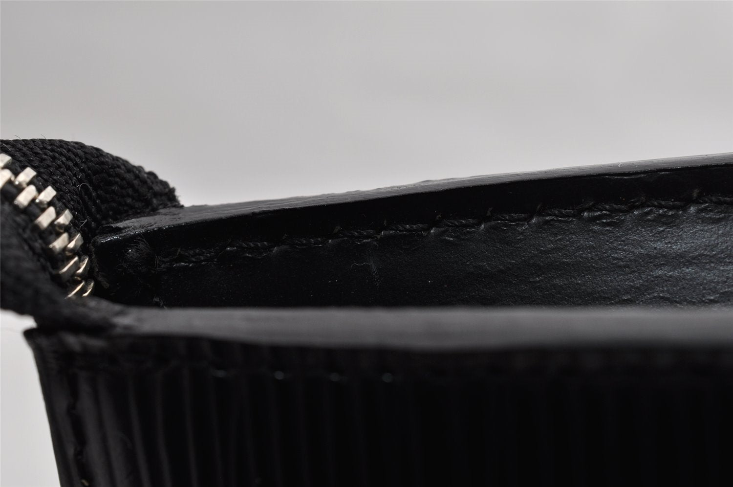 Authentic Louis Vuitton Epi Pochette Accessoires Pouch Black M52942 LV 5633I