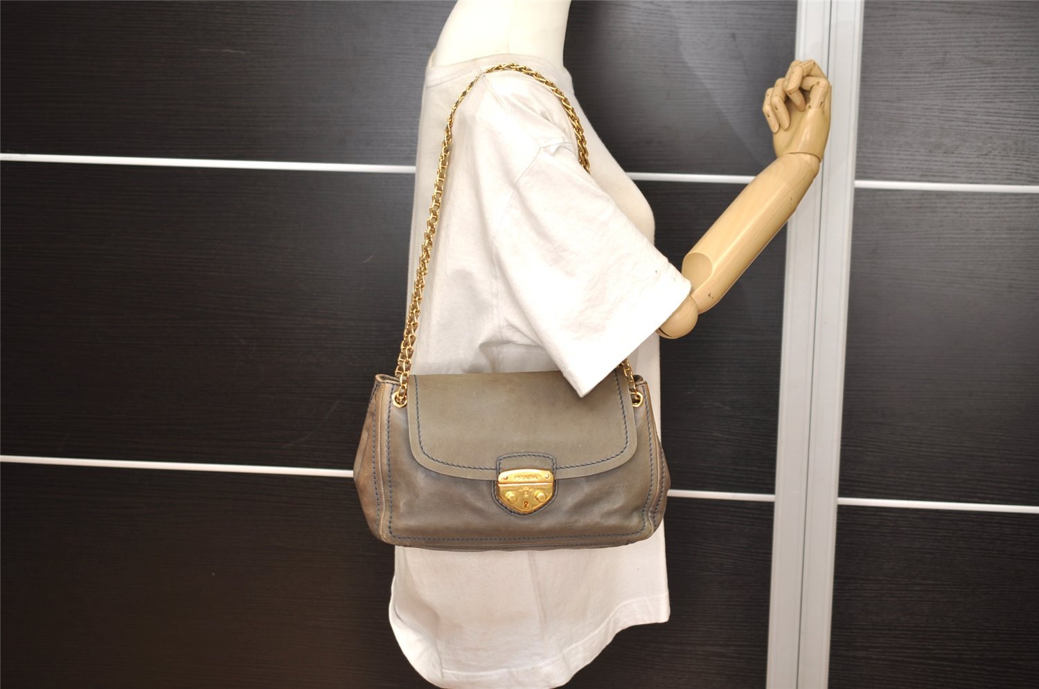 Authentic PRADA Vintage Leather Nappa Chain Shoulder Bag Purse Gray 5636J