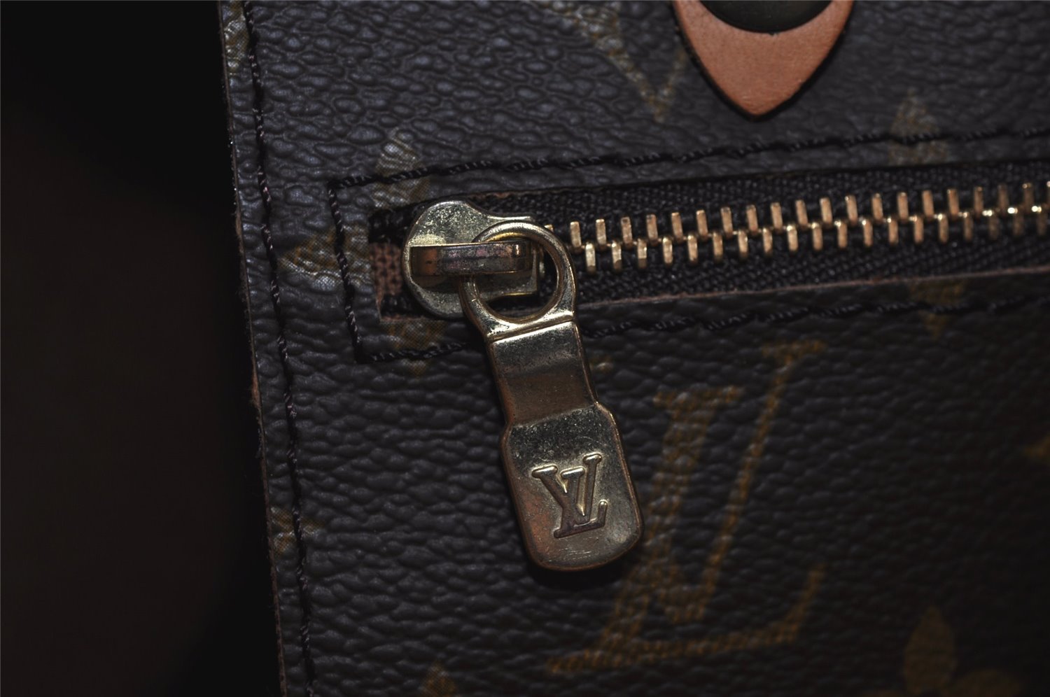 Authentic Louis Vuitton Monogram Randonnee GM Shoulder Bag M42244 LV 5652J