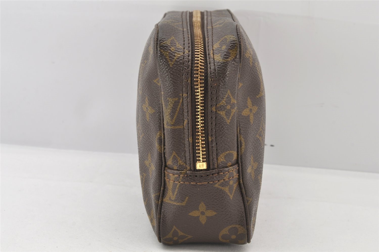 Auth Louis Vuitton Monogram Trousse Toilette 23 Clutch Hand Bag M47524 LV 5652K