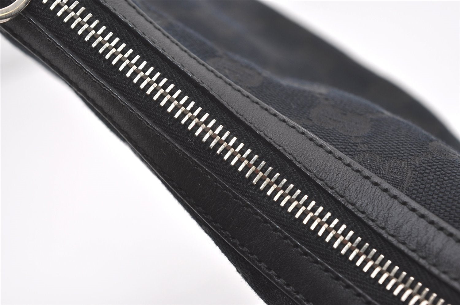 Authentic GUCCI Shoulder Bag Purse GG Canvas Leather 0013812 Black 5653I