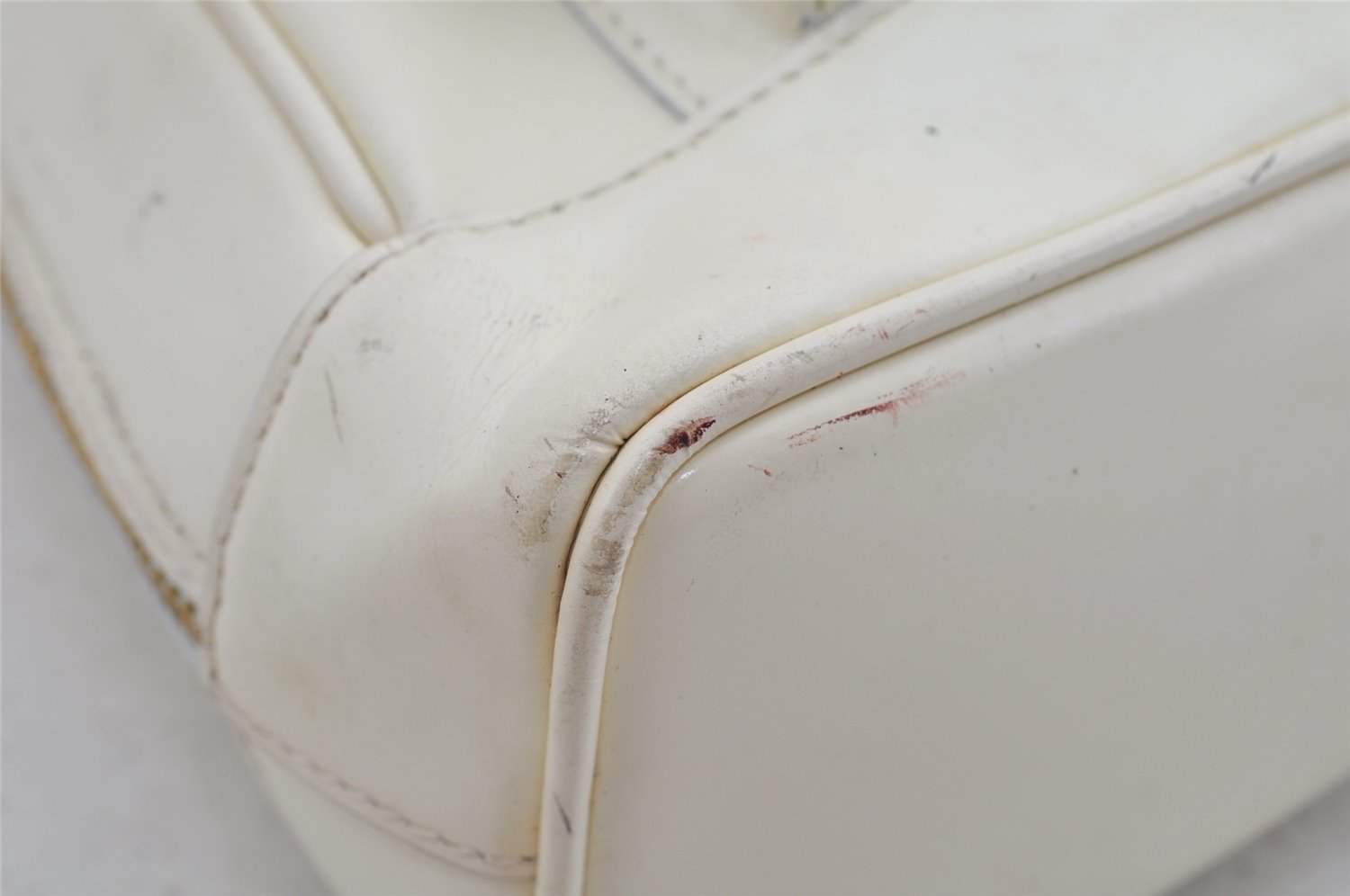 Authentic GUCCI Bamboo Shoulder Cross Body Bag Purse Enamel White Junk 5654J