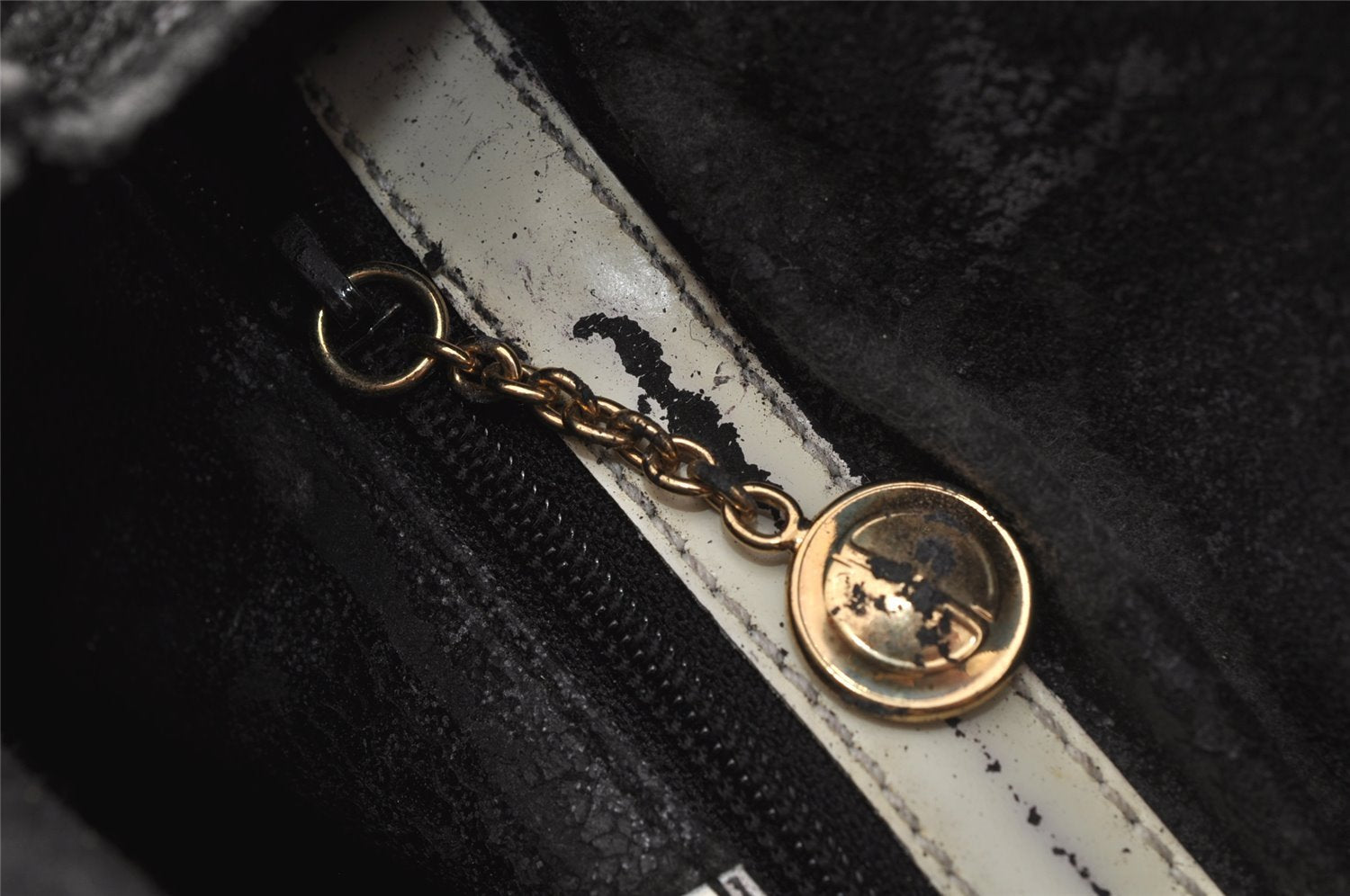 Authentic GUCCI Bamboo Shoulder Cross Body Bag Purse Enamel White Junk 5654J