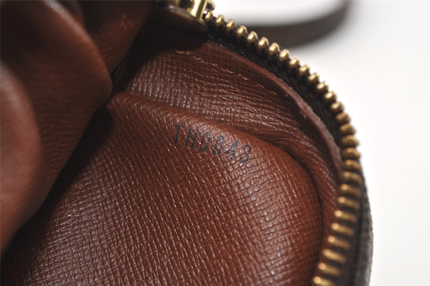 Authentic Louis Vuitton Monogram Amazone Shoulder Cross Body Bag M45236 LV 5655J