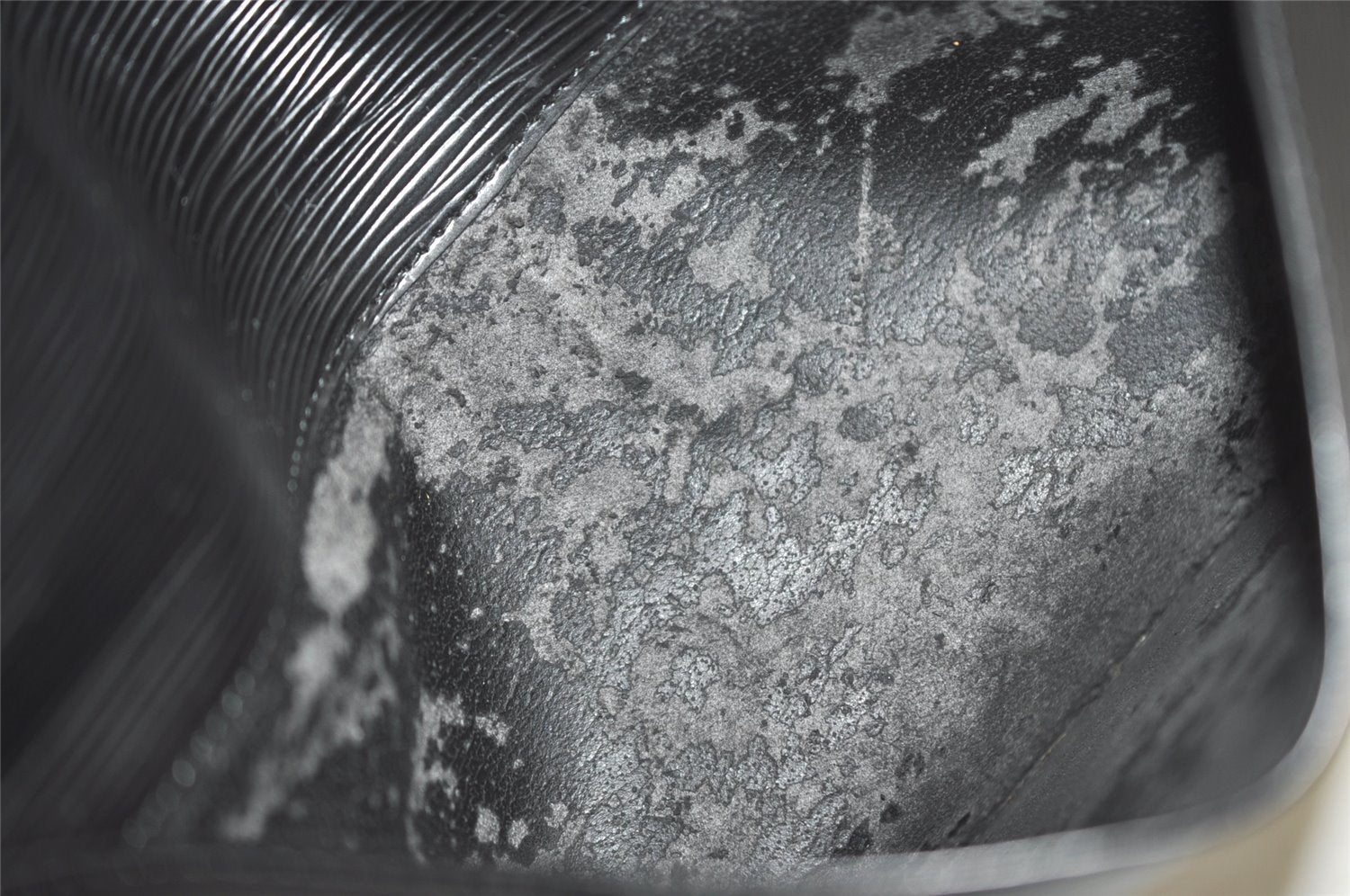 Authentic Louis Vuitton Epi Montaigne 27 Clutch Hand Bag Black M52652 LV 5656I