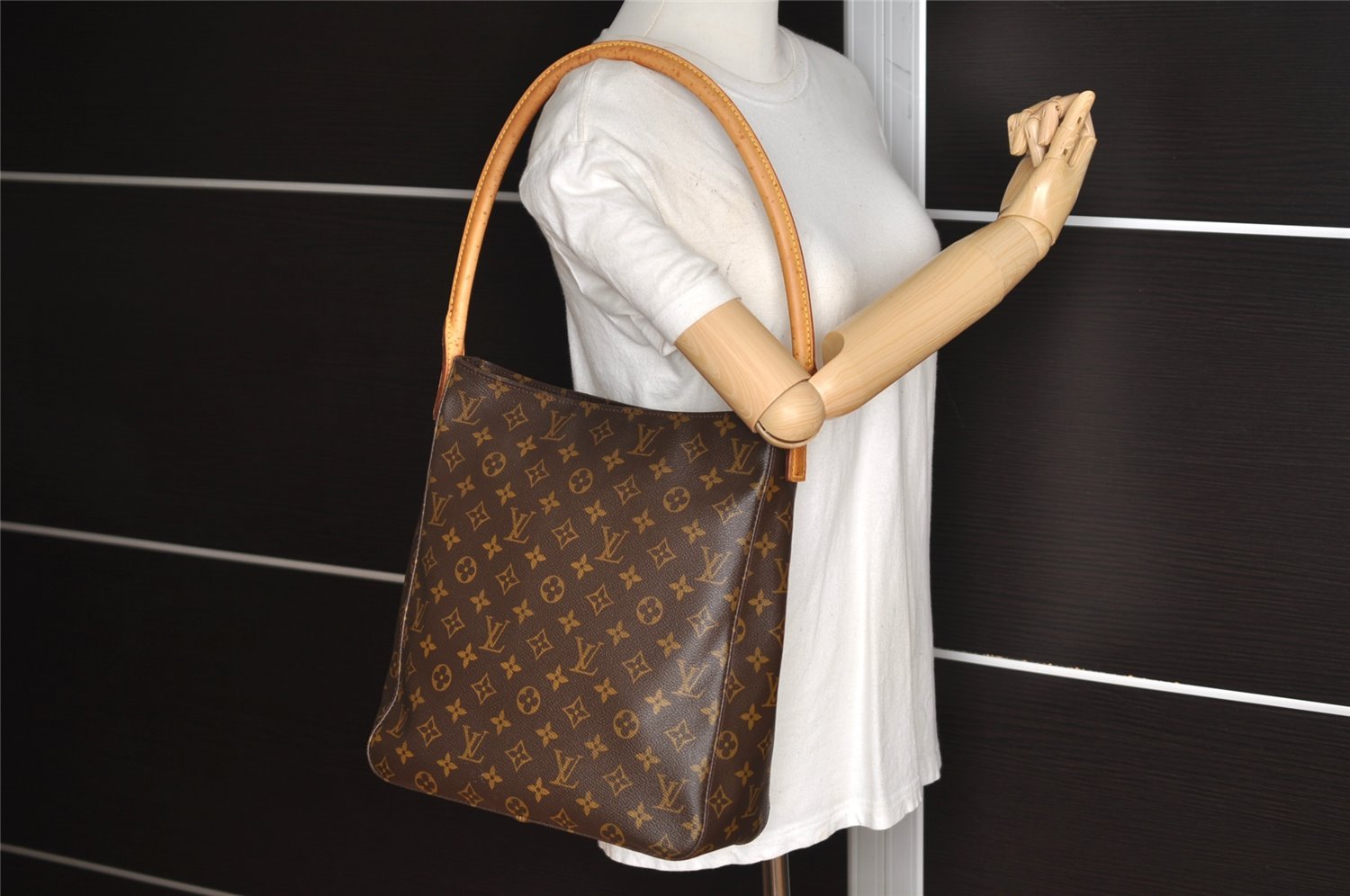 Authentic Louis Vuitton Monogram Looping GM Shoulder Bag M51145 LV 5657I