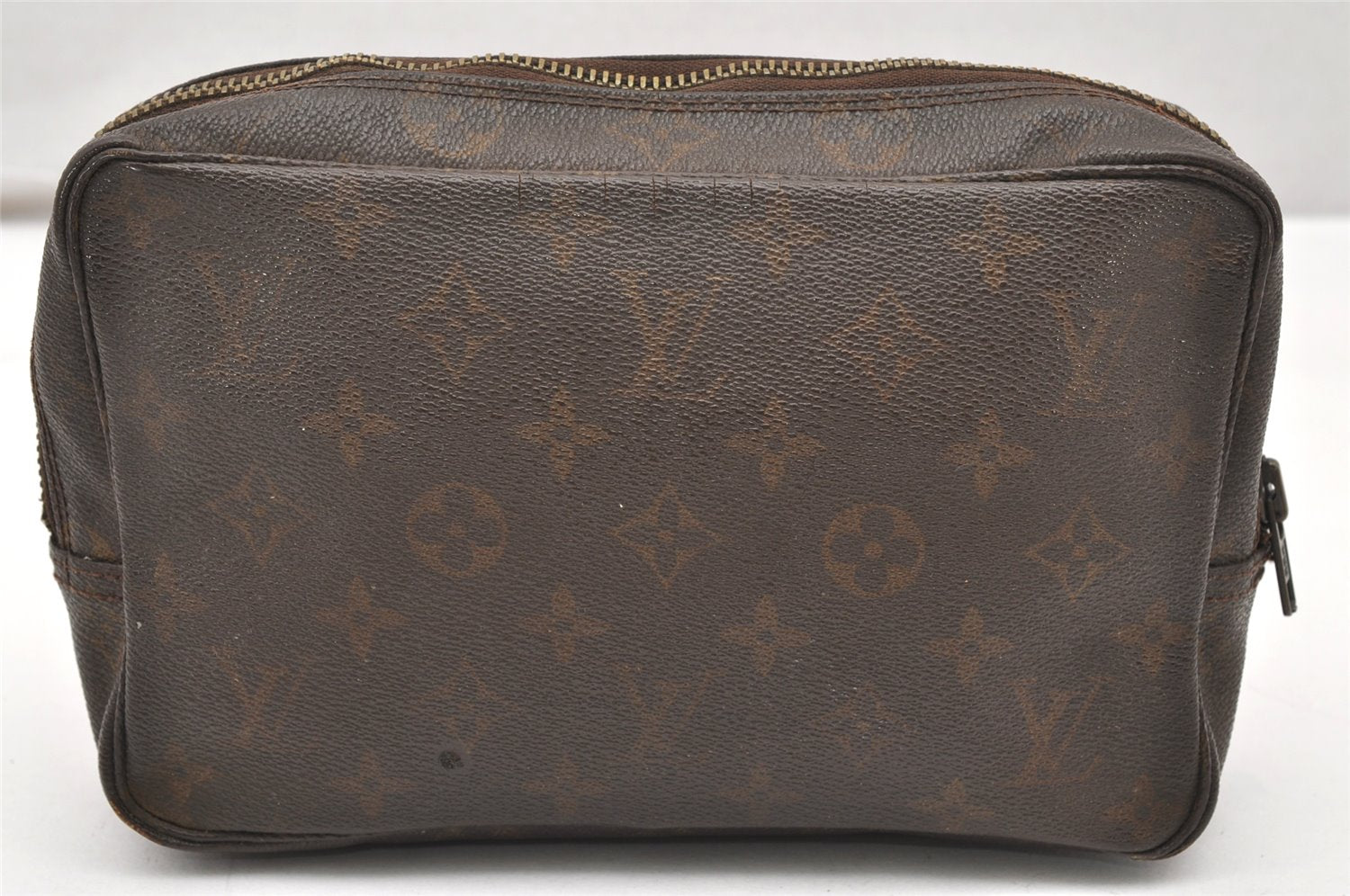 Auth Louis Vuitton Monogram Trousse Toilette 23 Clutch Hand Bag Old Model 5664K