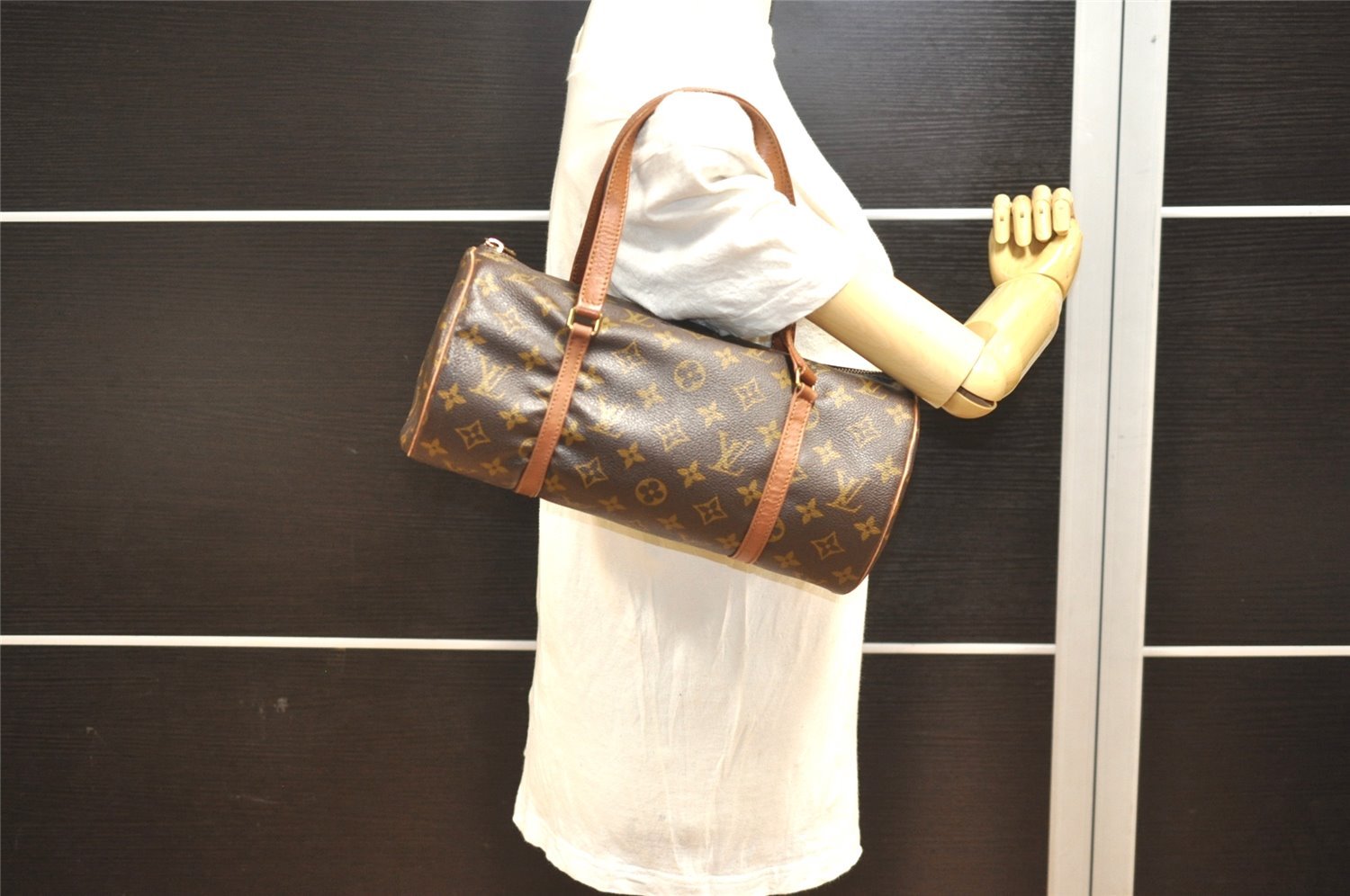 Authentic Louis Vuitton Monogram Papillon 30 Hand Bag Old Model LV 5665I
