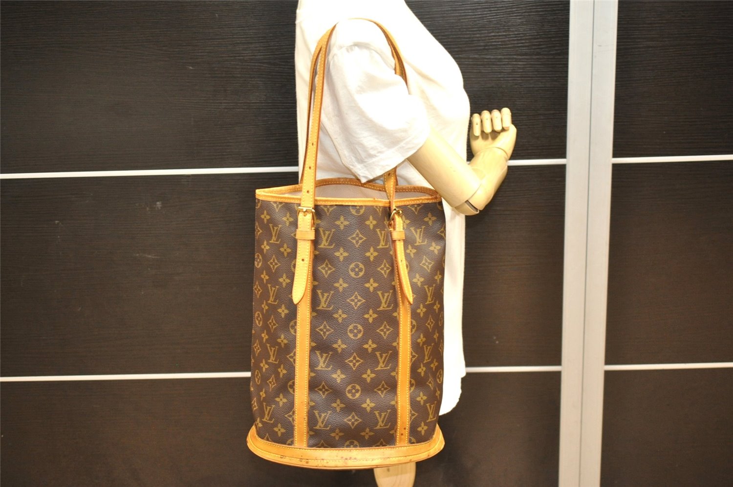 Authentic Louis Vuitton Monogram Bucket GM Shoulder Tote Bag M42236 LV 5667J