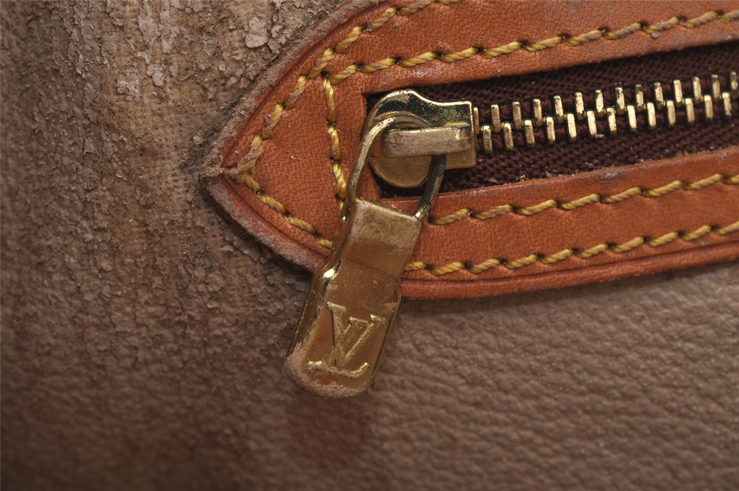 Authentic Louis Vuitton Monogram Bucket GM Shoulder Tote Bag M42236 Junk 5668J