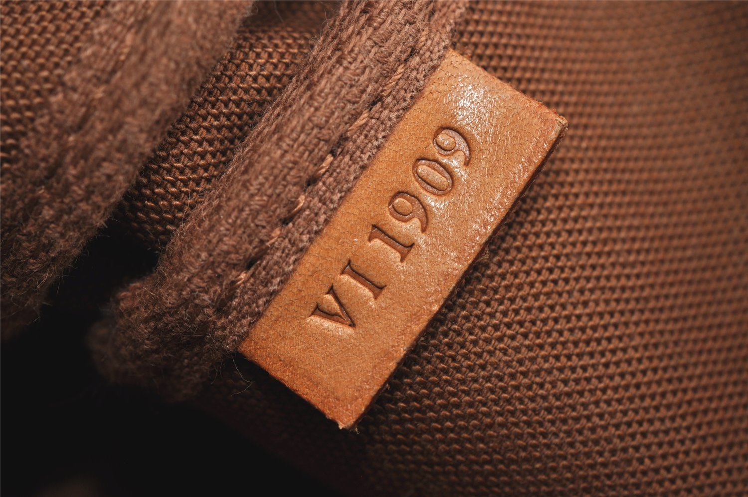 Authentic Louis Vuitton Monogram Pochette Accessoires Pouch M51980 LV 5674I